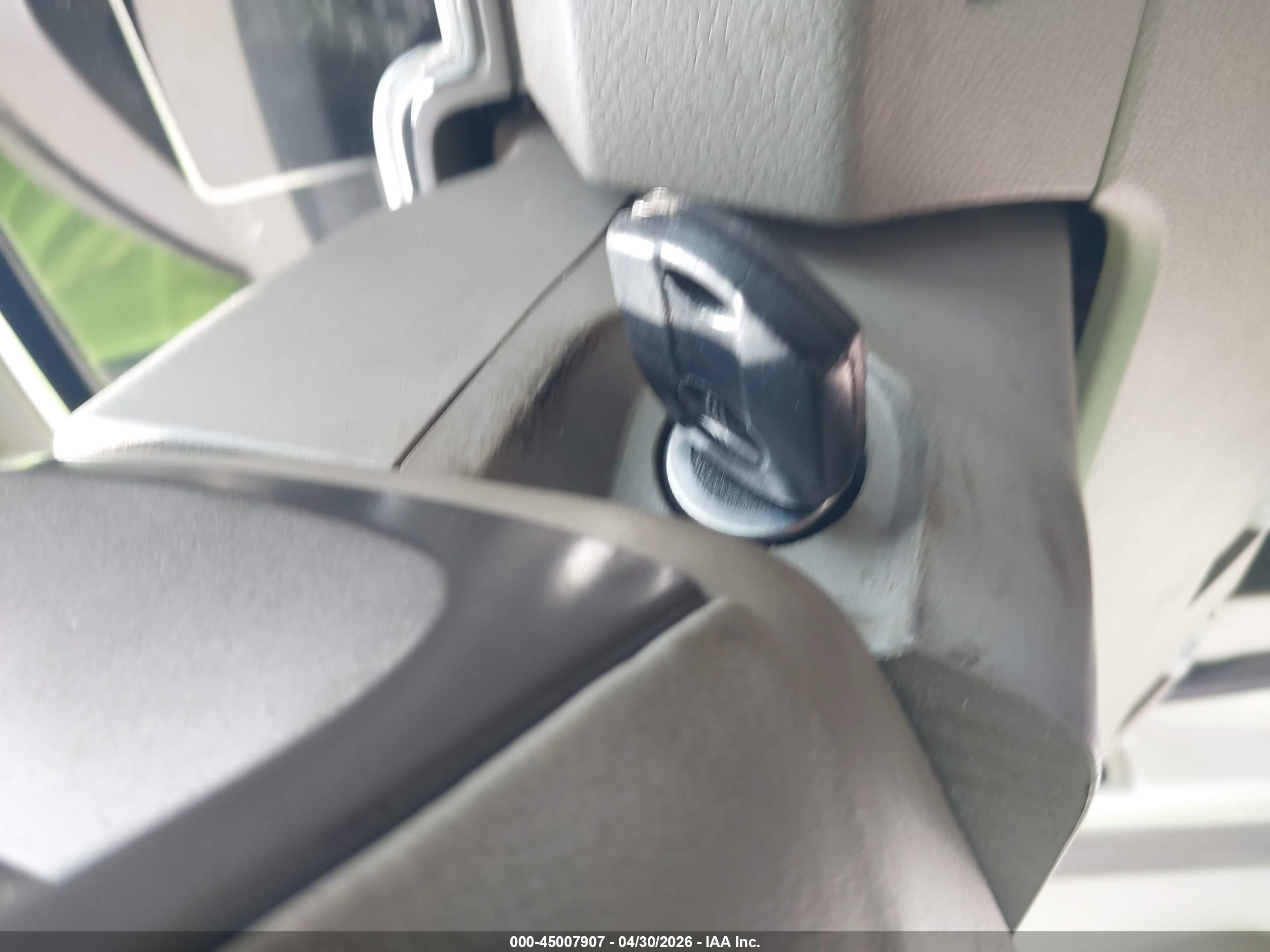 LINCOLN NAVIGATOR image 11