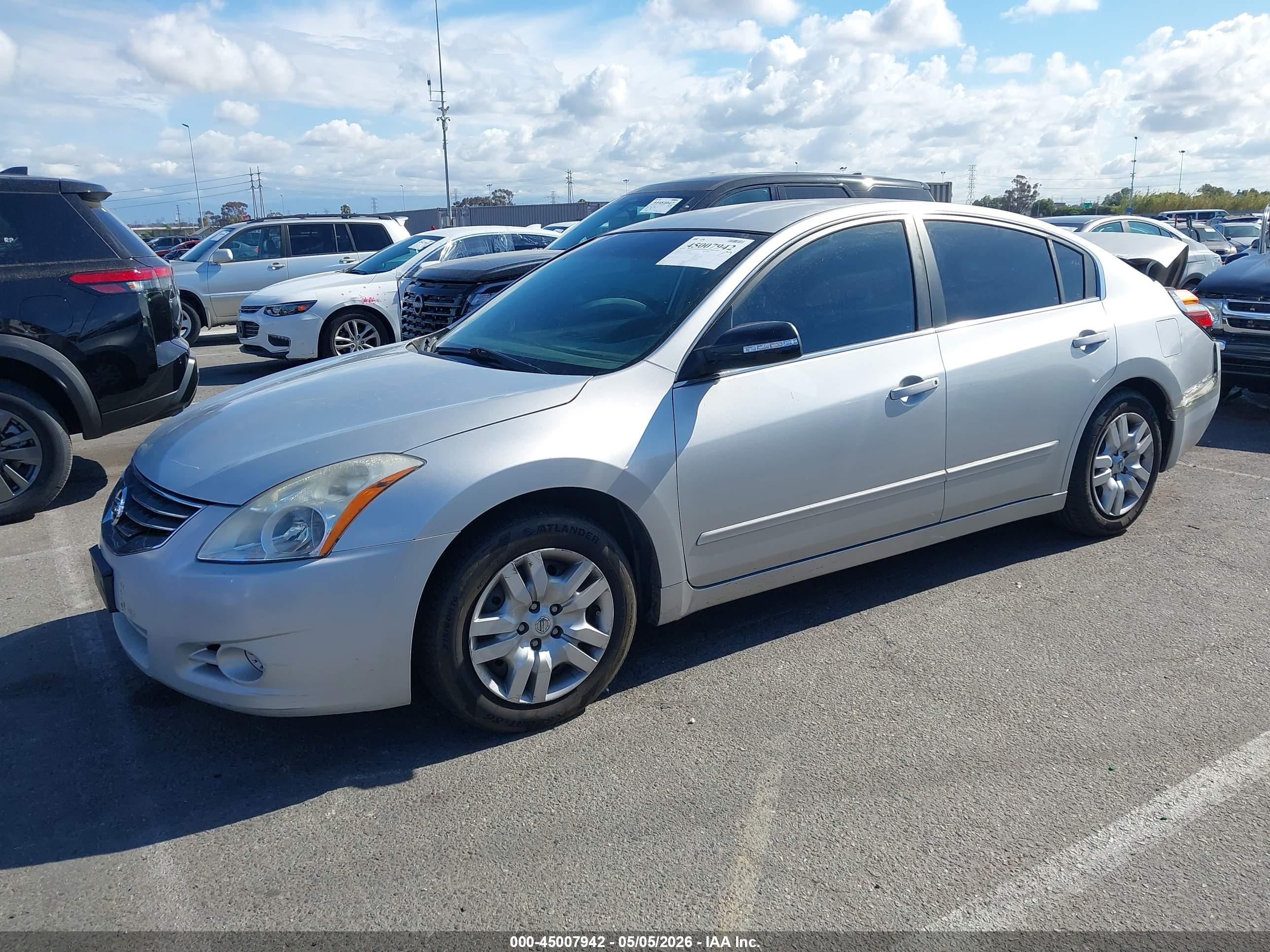 NISSAN ALTIMA image 2