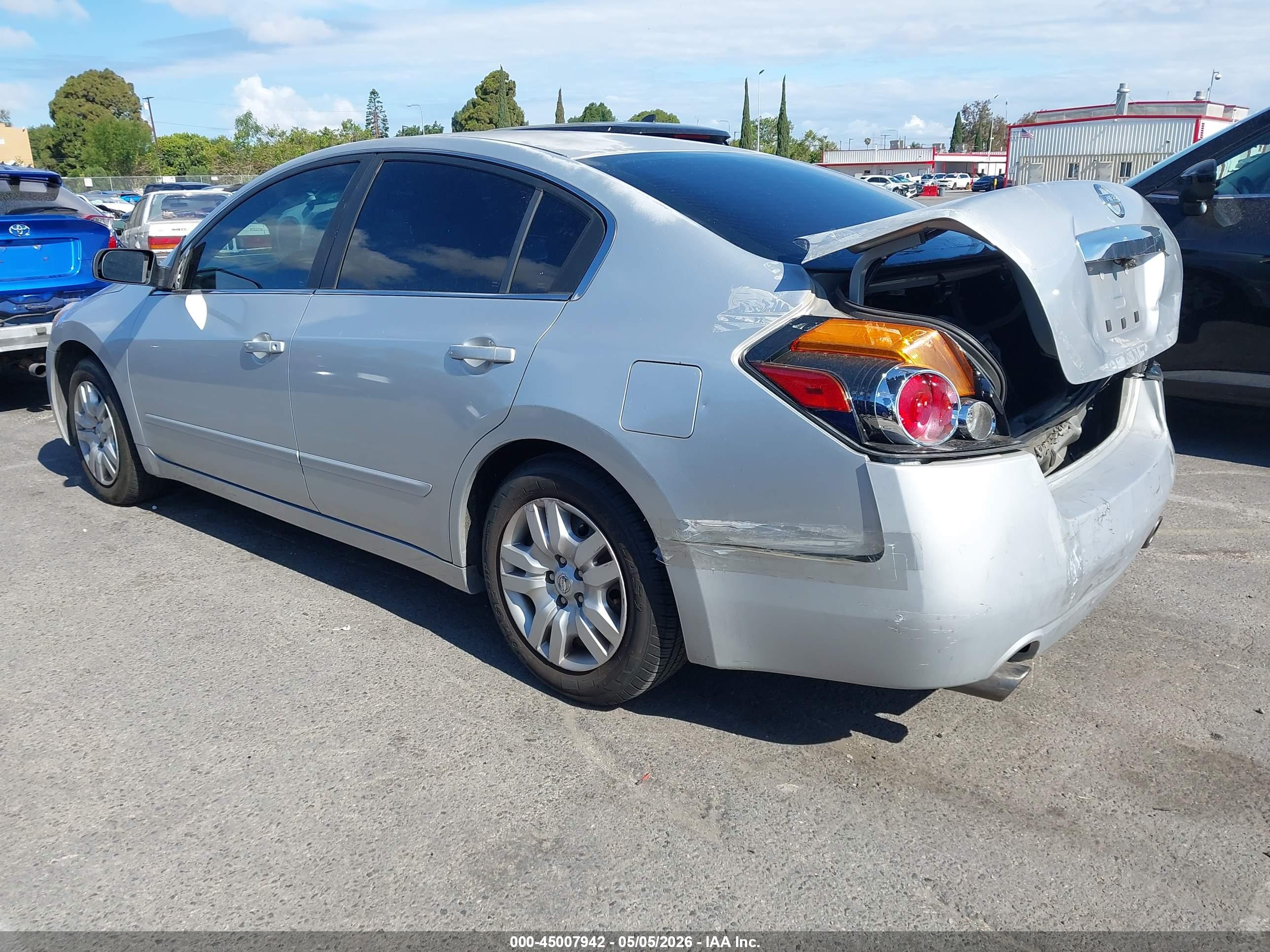 NISSAN ALTIMA image 3