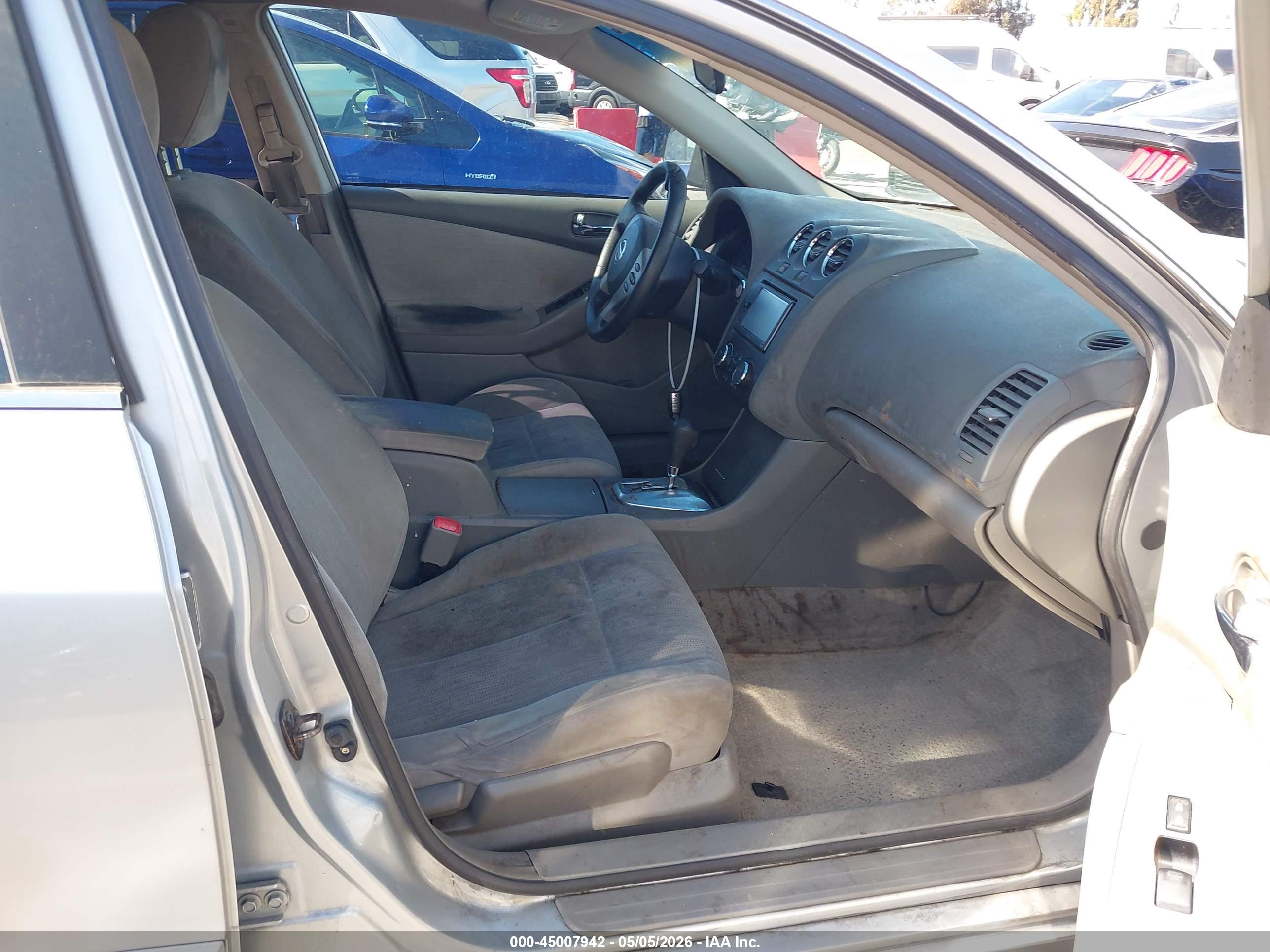 NISSAN ALTIMA image 5