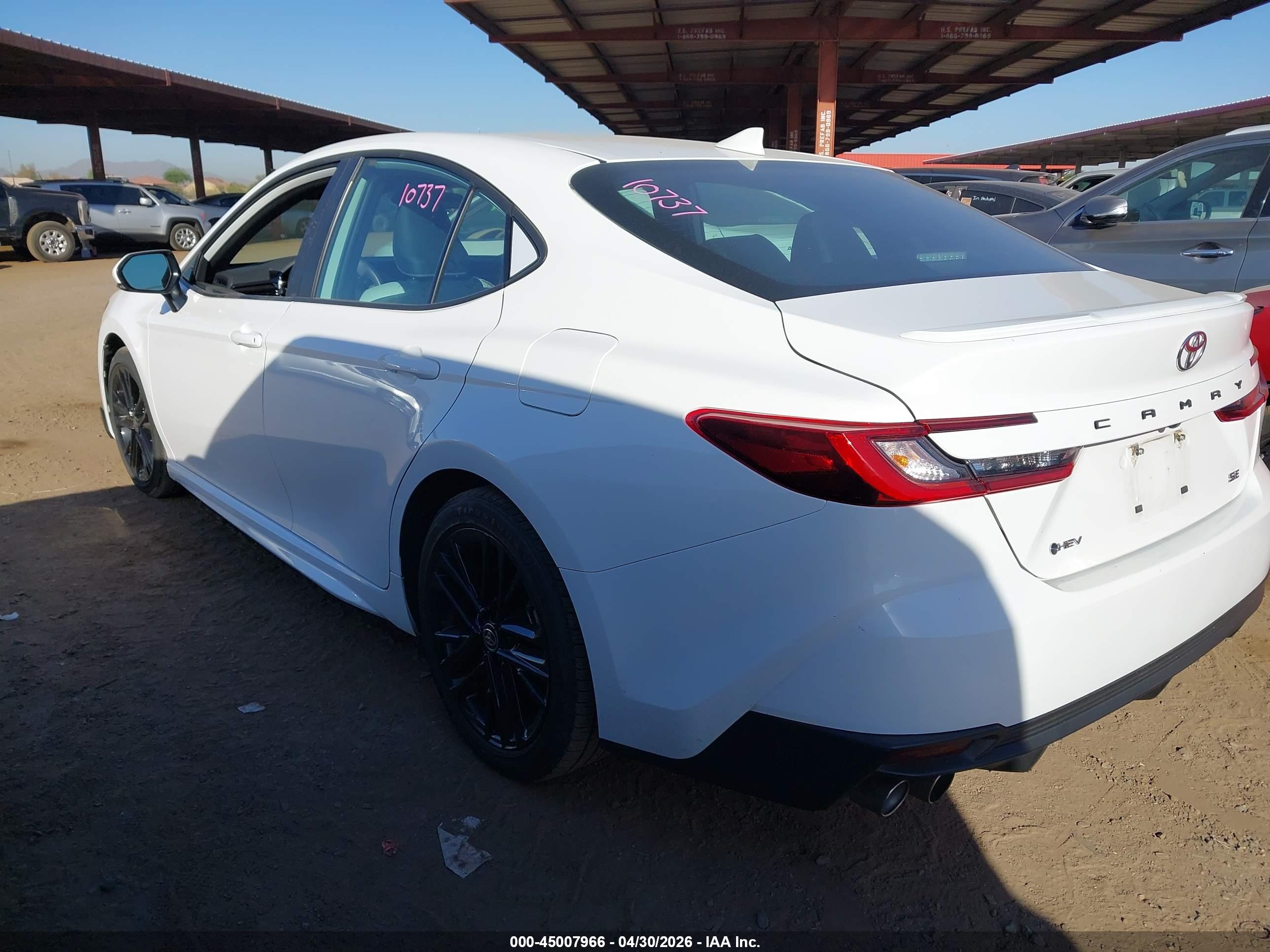 TOYOTA CAMRY image 3