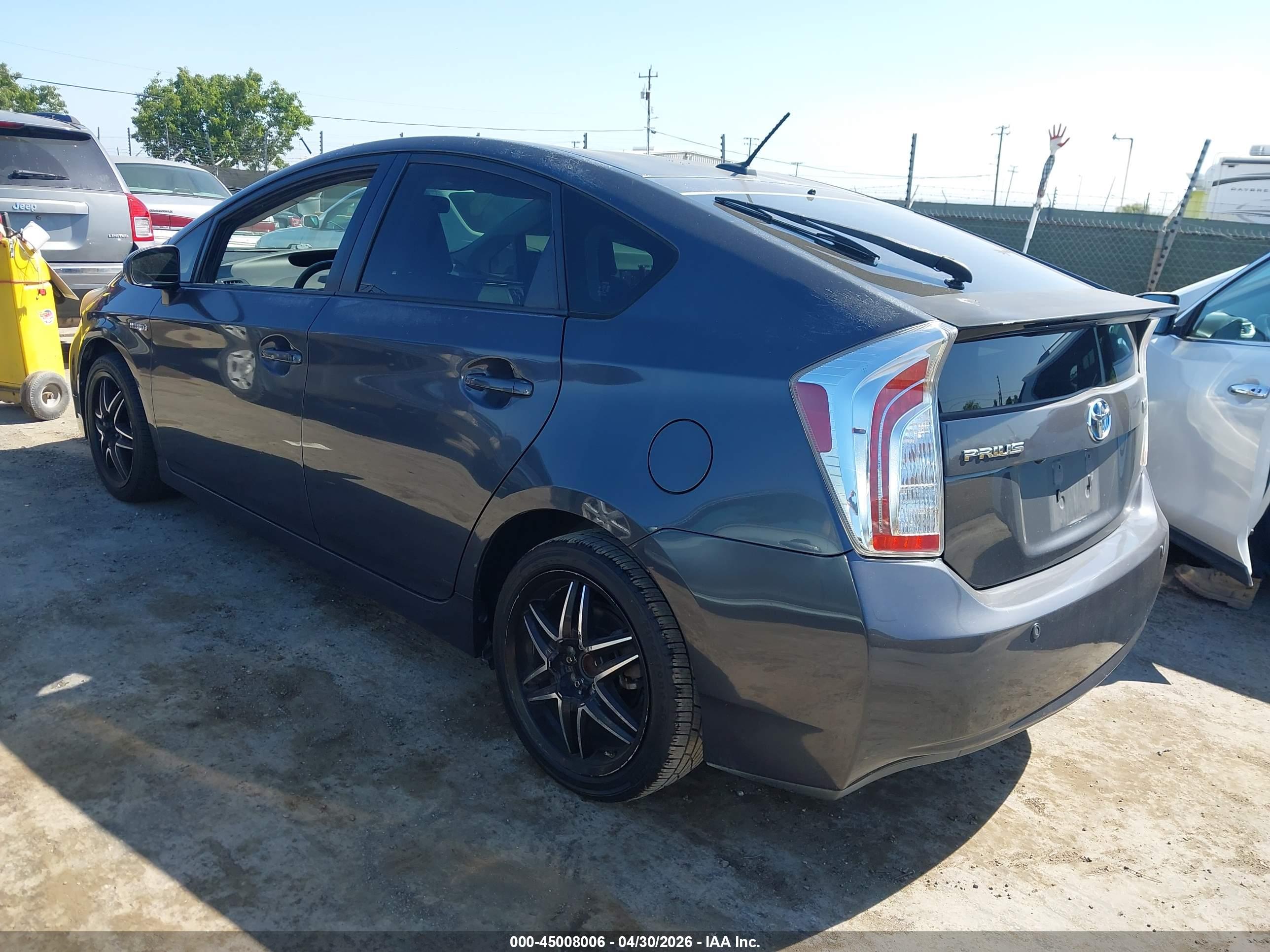 TOYOTA PRIUS image 3