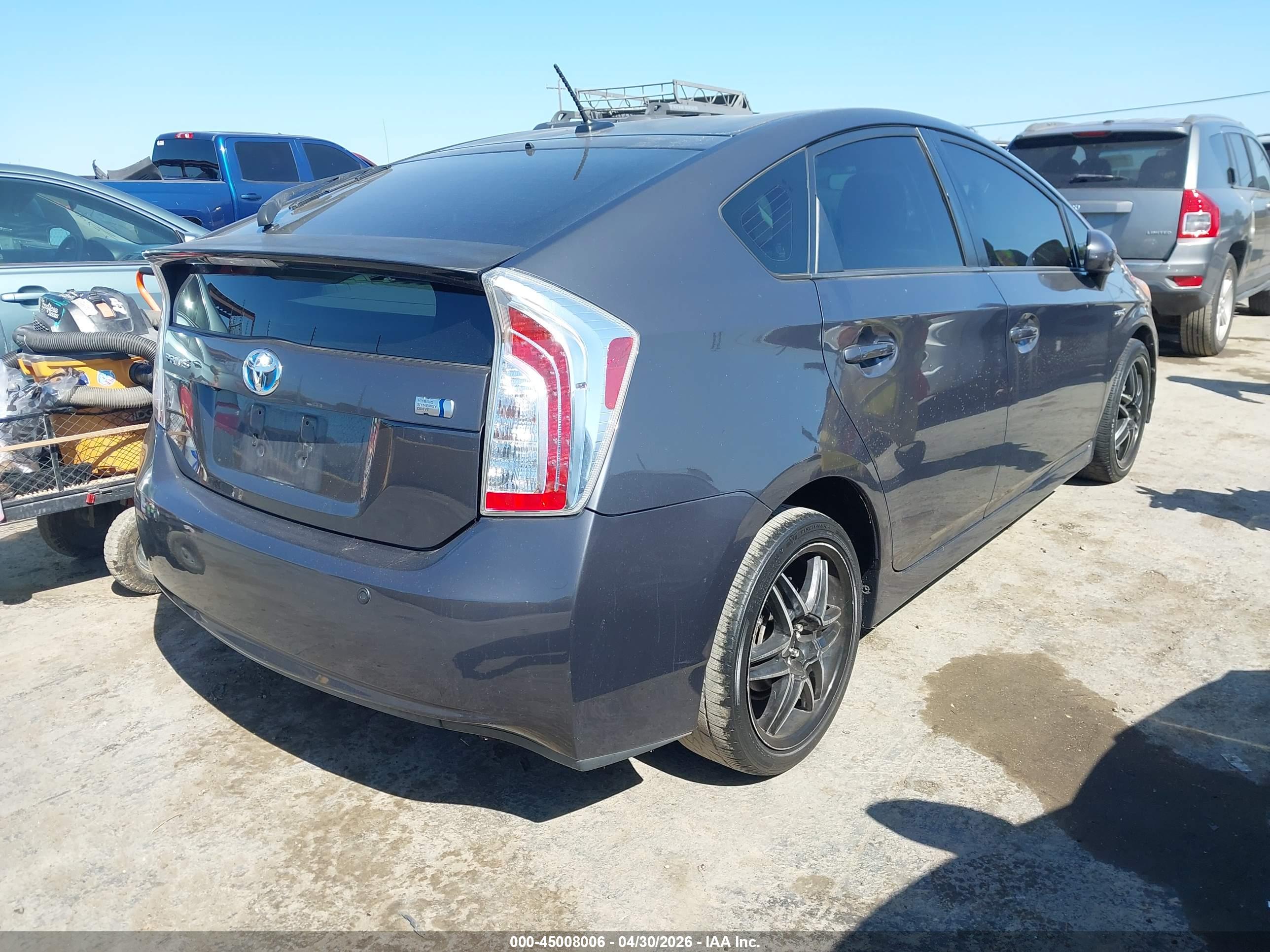 TOYOTA PRIUS image 4