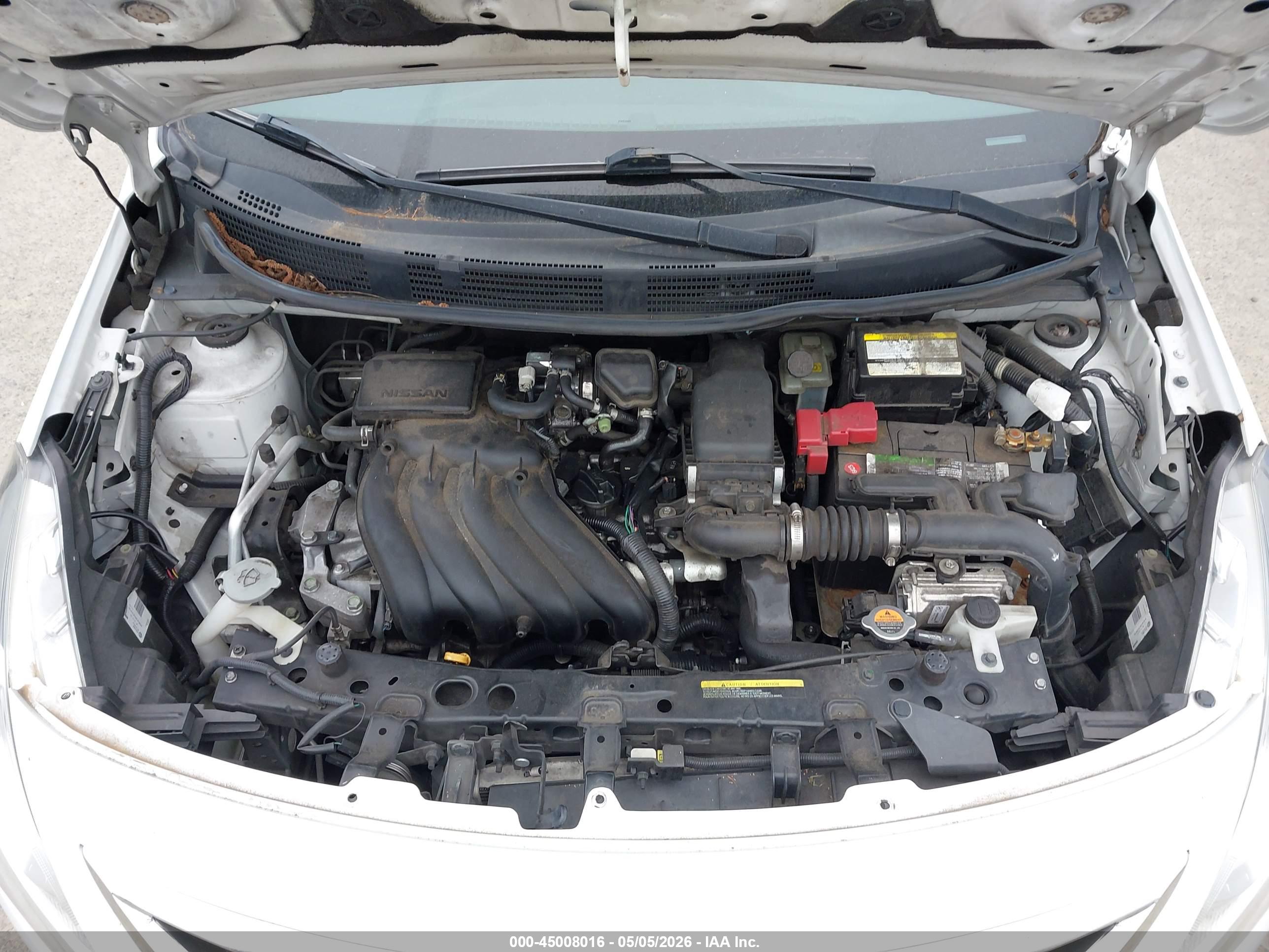 NISSAN VERSA image 10