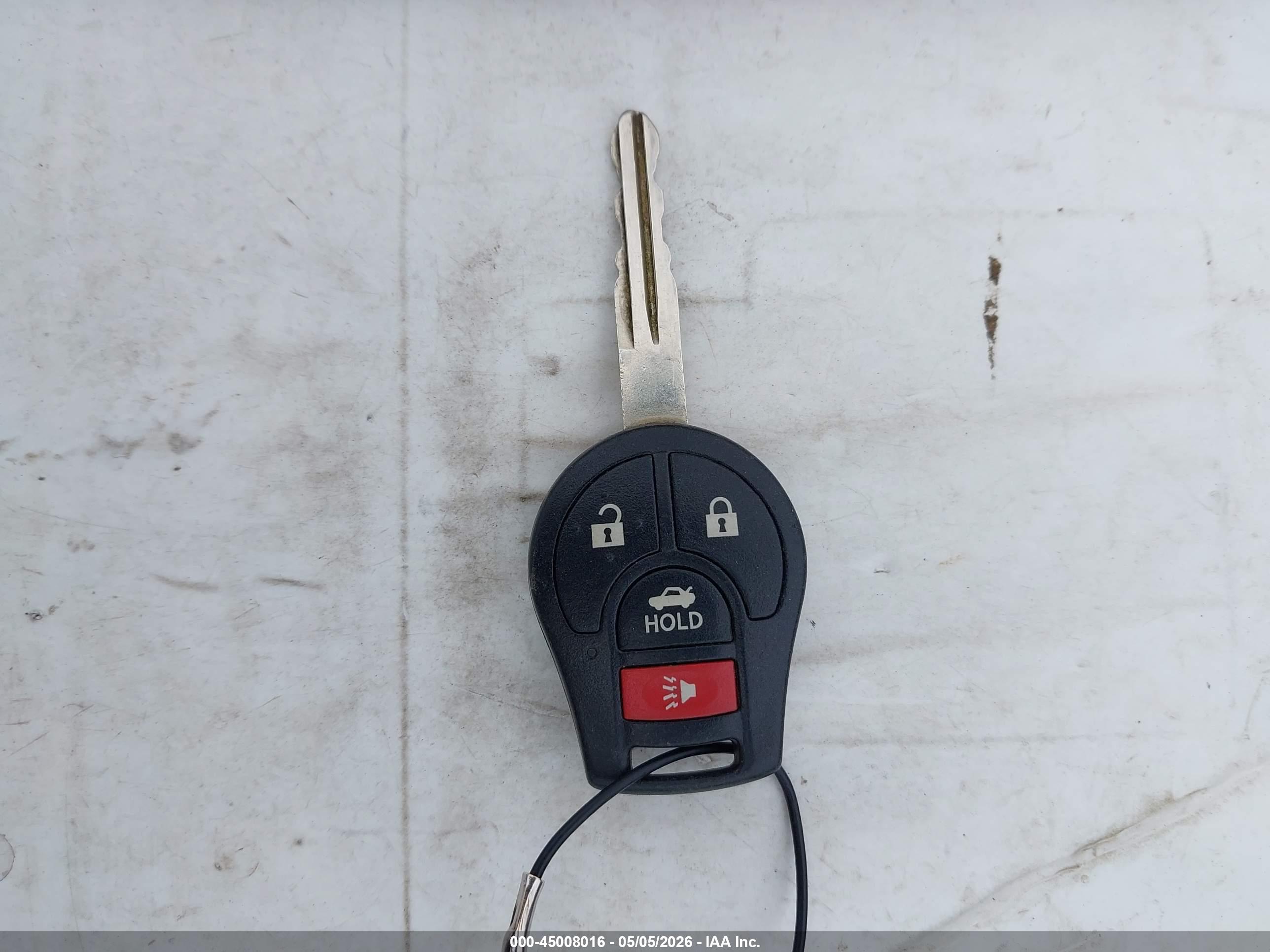 NISSAN VERSA image 11