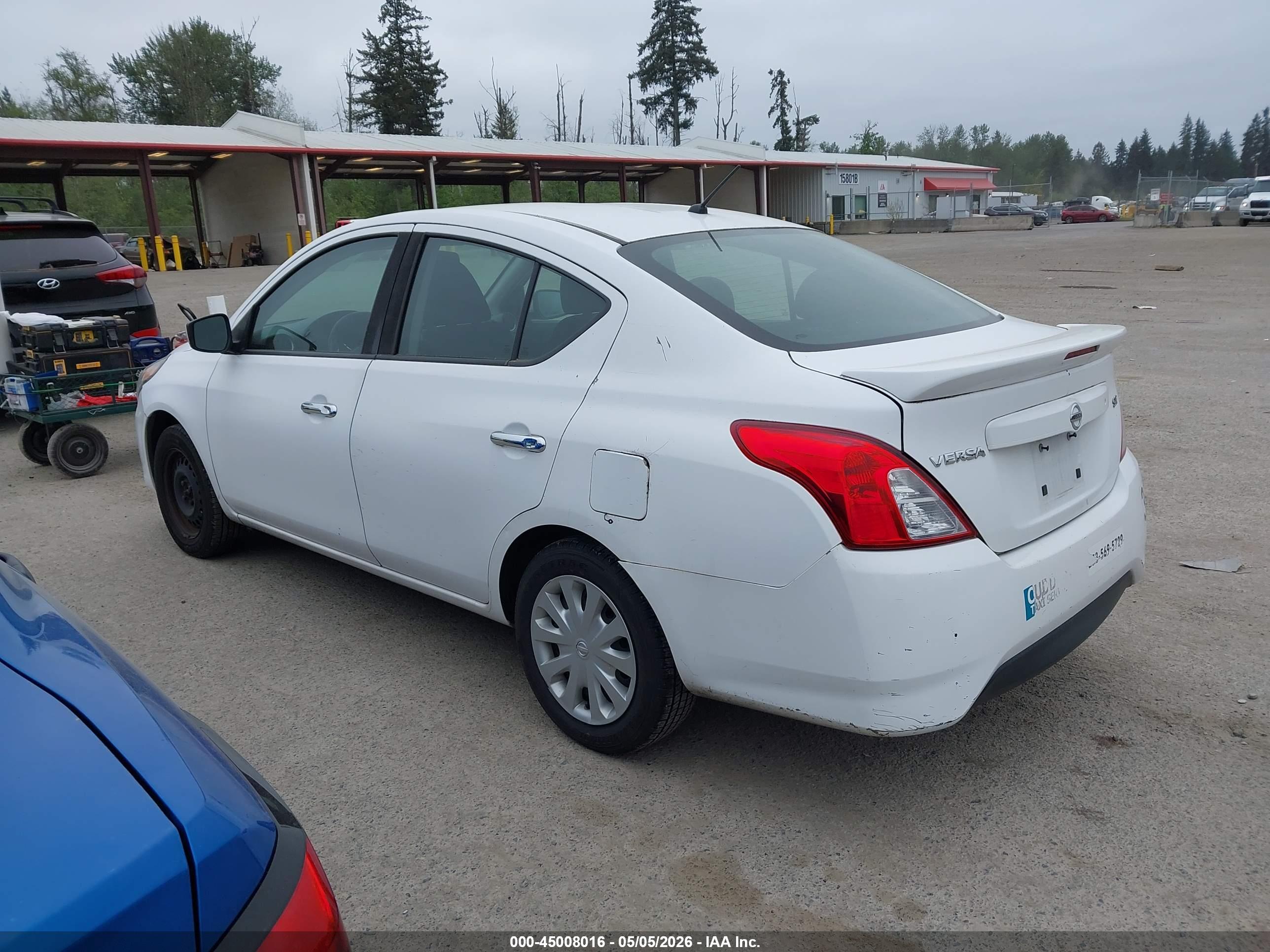 NISSAN VERSA image 3
