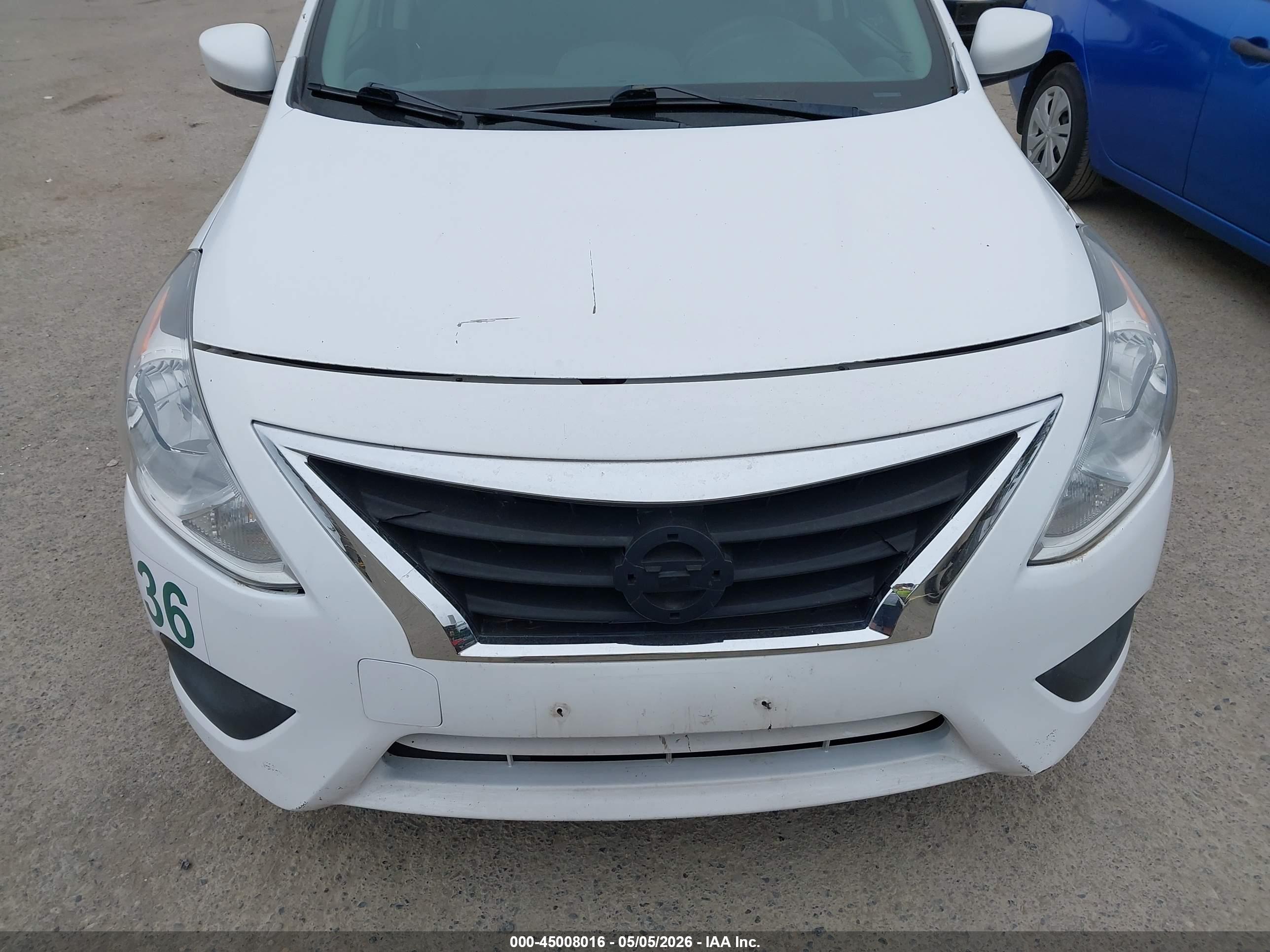 NISSAN VERSA image 6