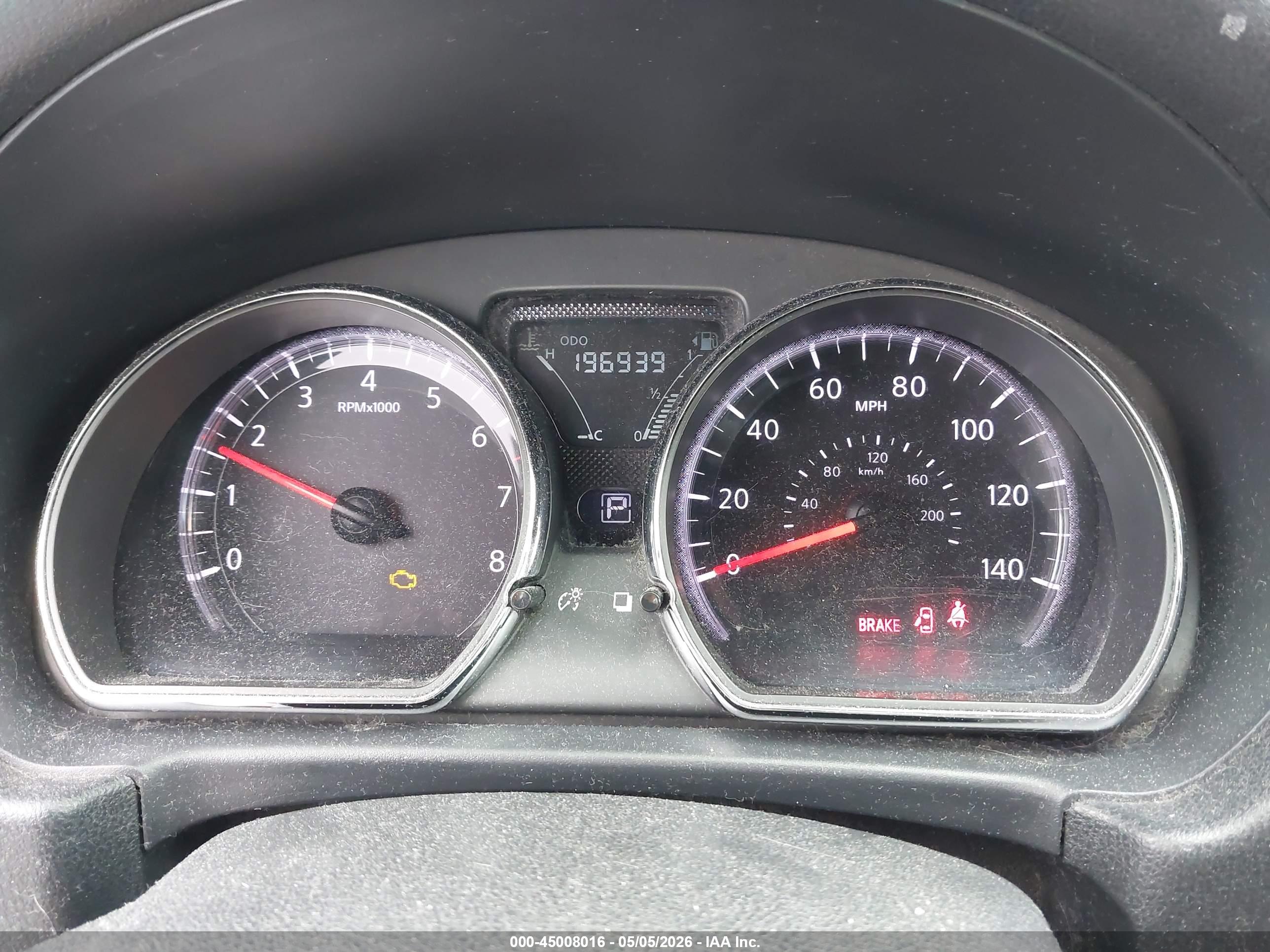 NISSAN VERSA image 7