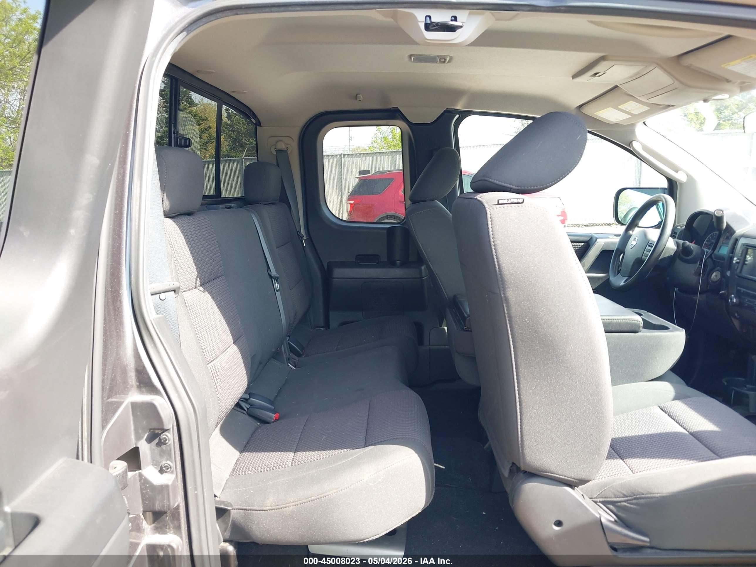 NISSAN TITAN image 8