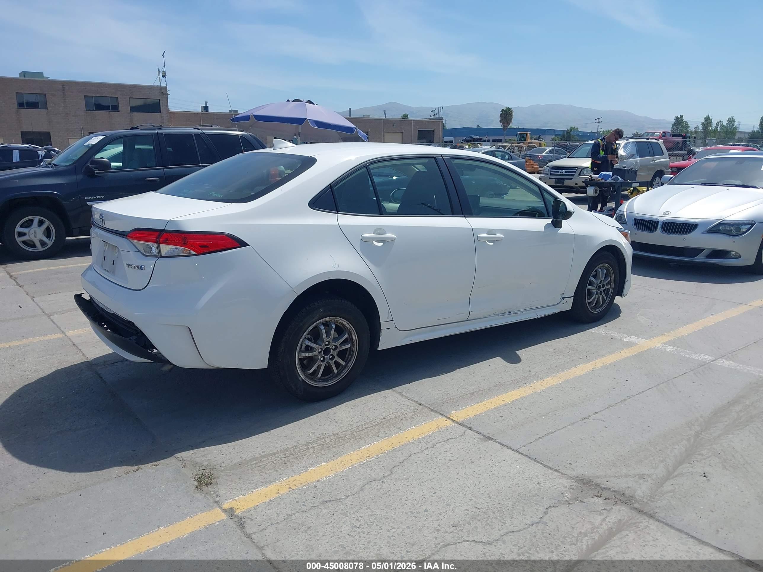 TOYOTA COROLLA image 4