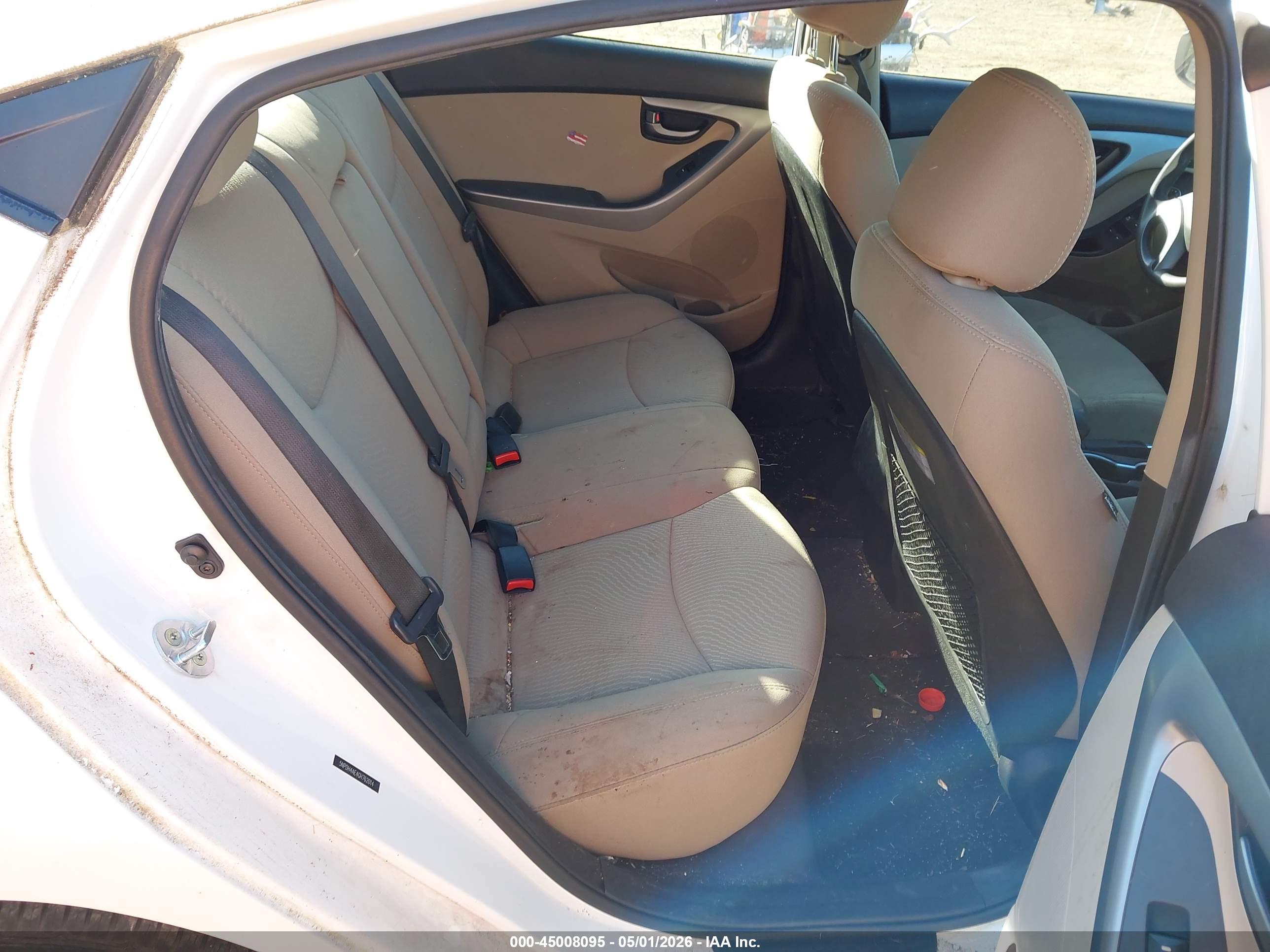 HYUNDAI ELANTRA image 8