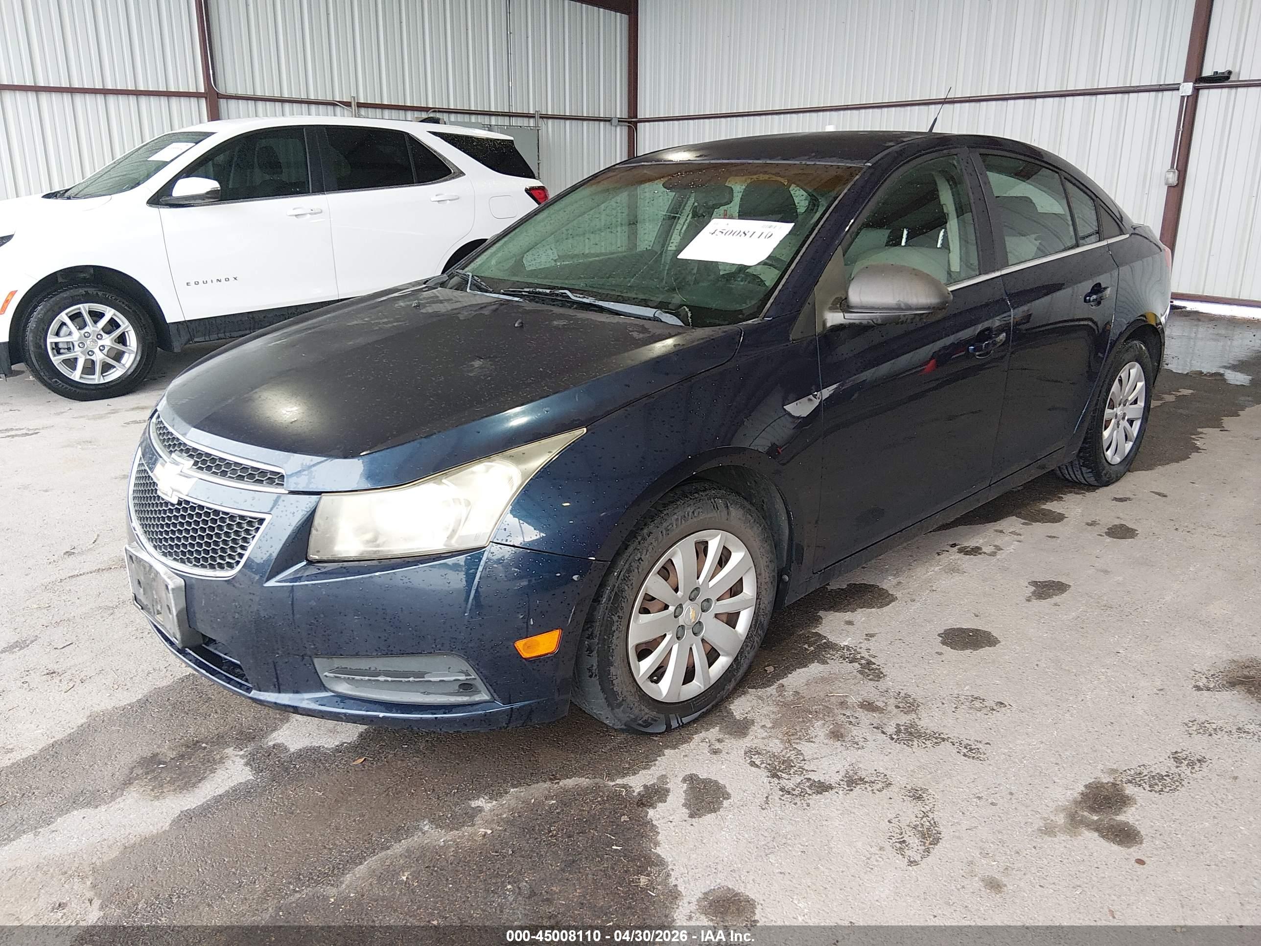 CHEVROLET CRUZE image 2