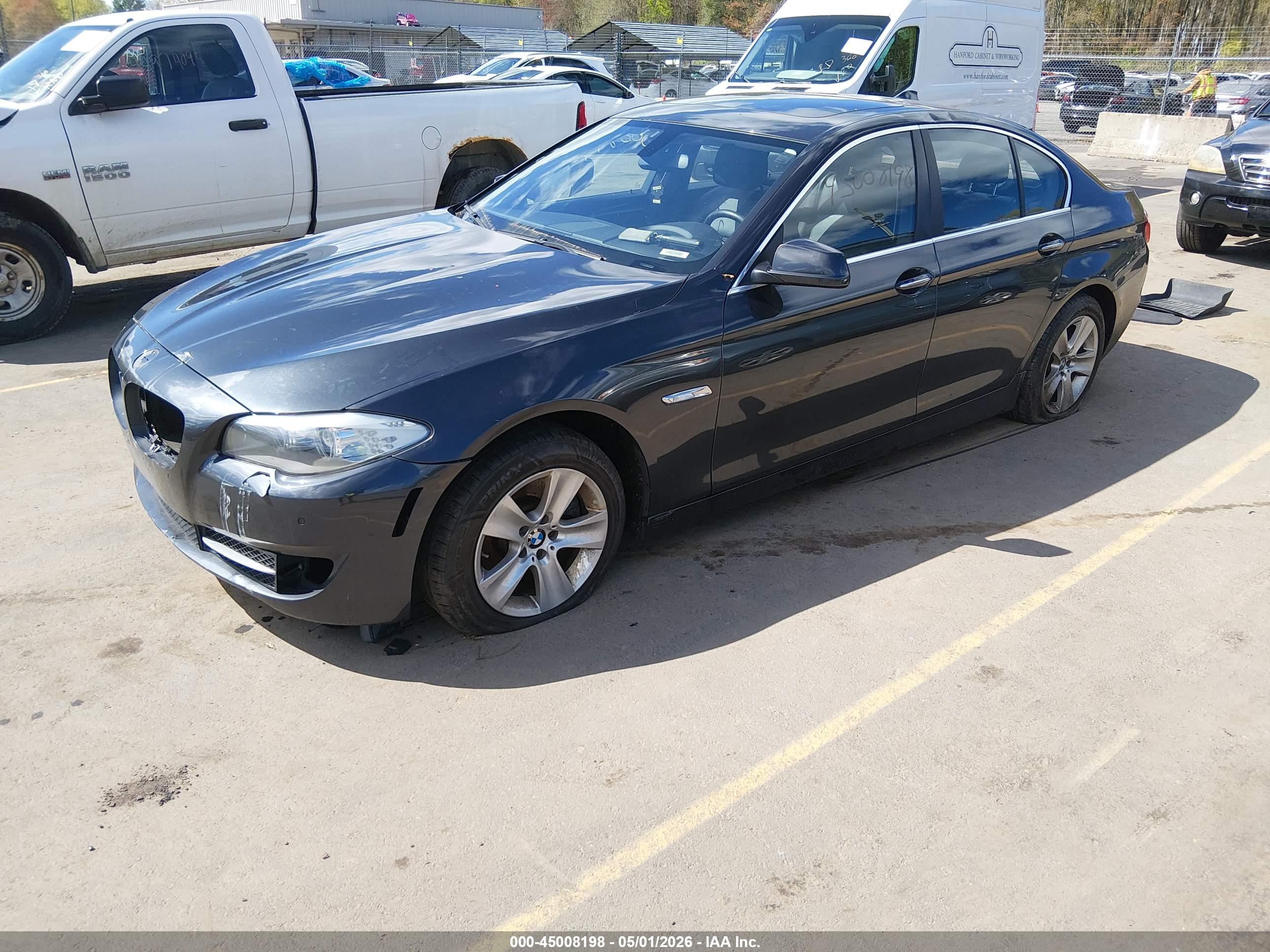 BMW 528I image 2