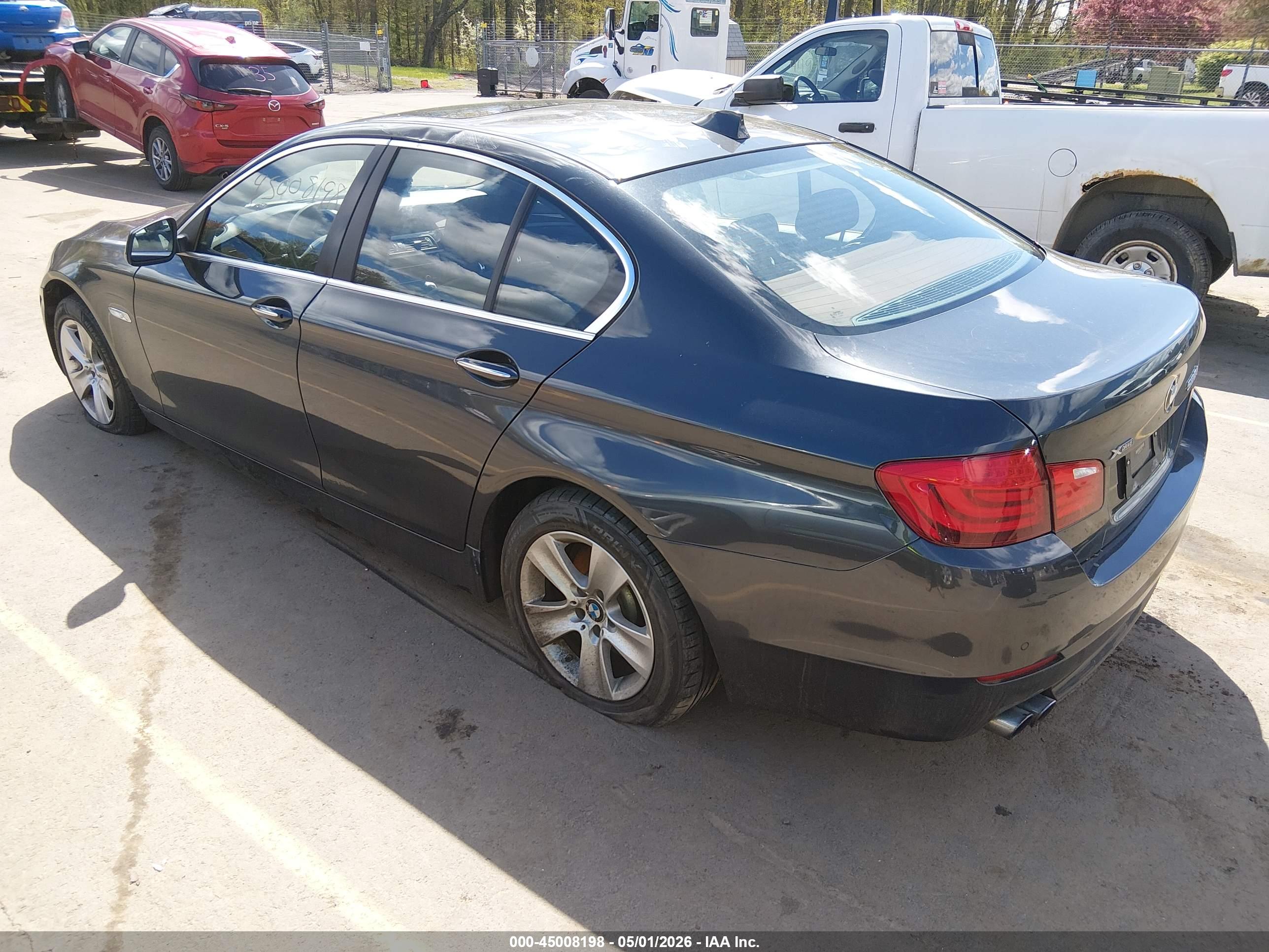 BMW 528I image 3