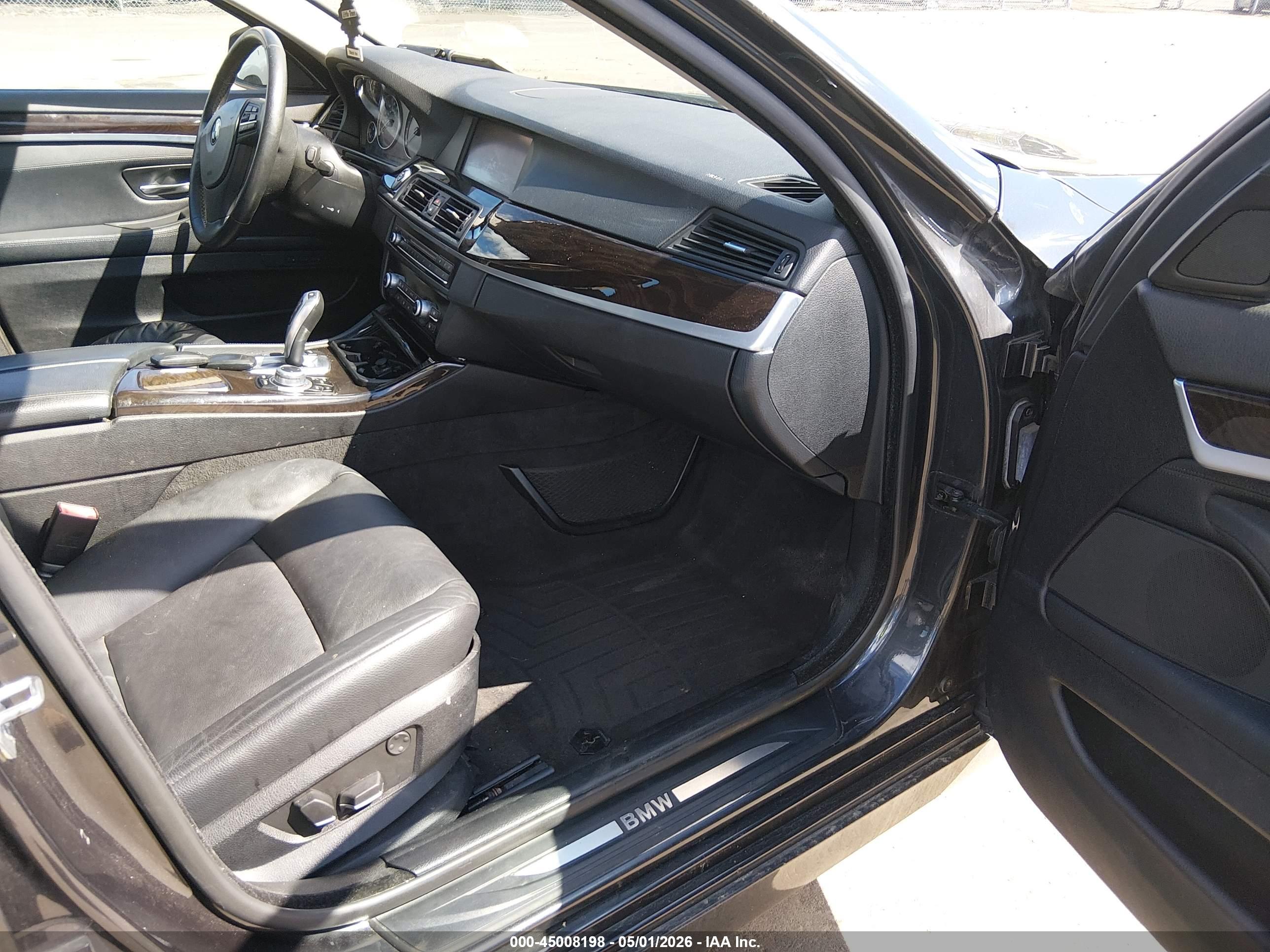BMW 528I image 5