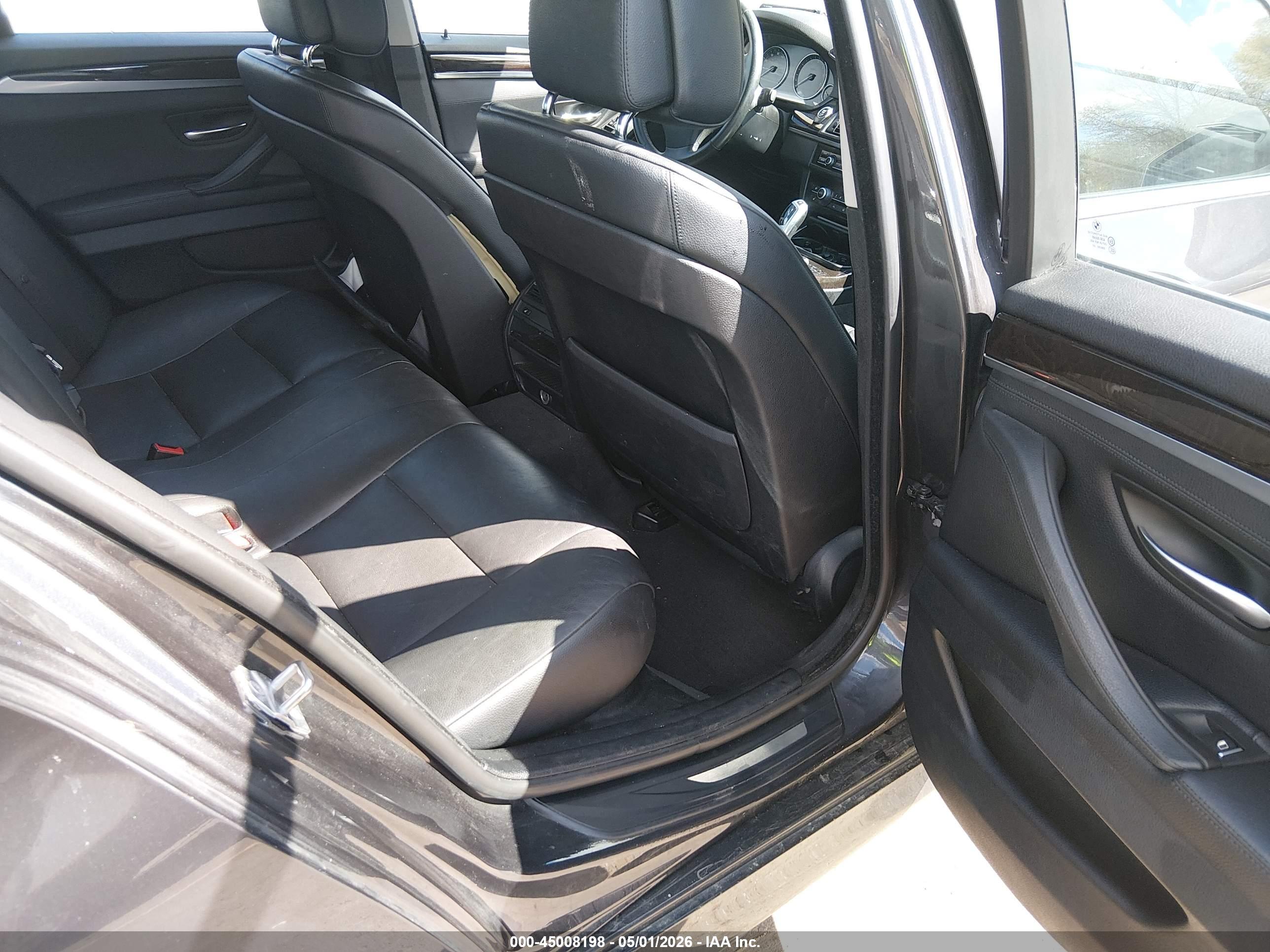 BMW 528I image 8