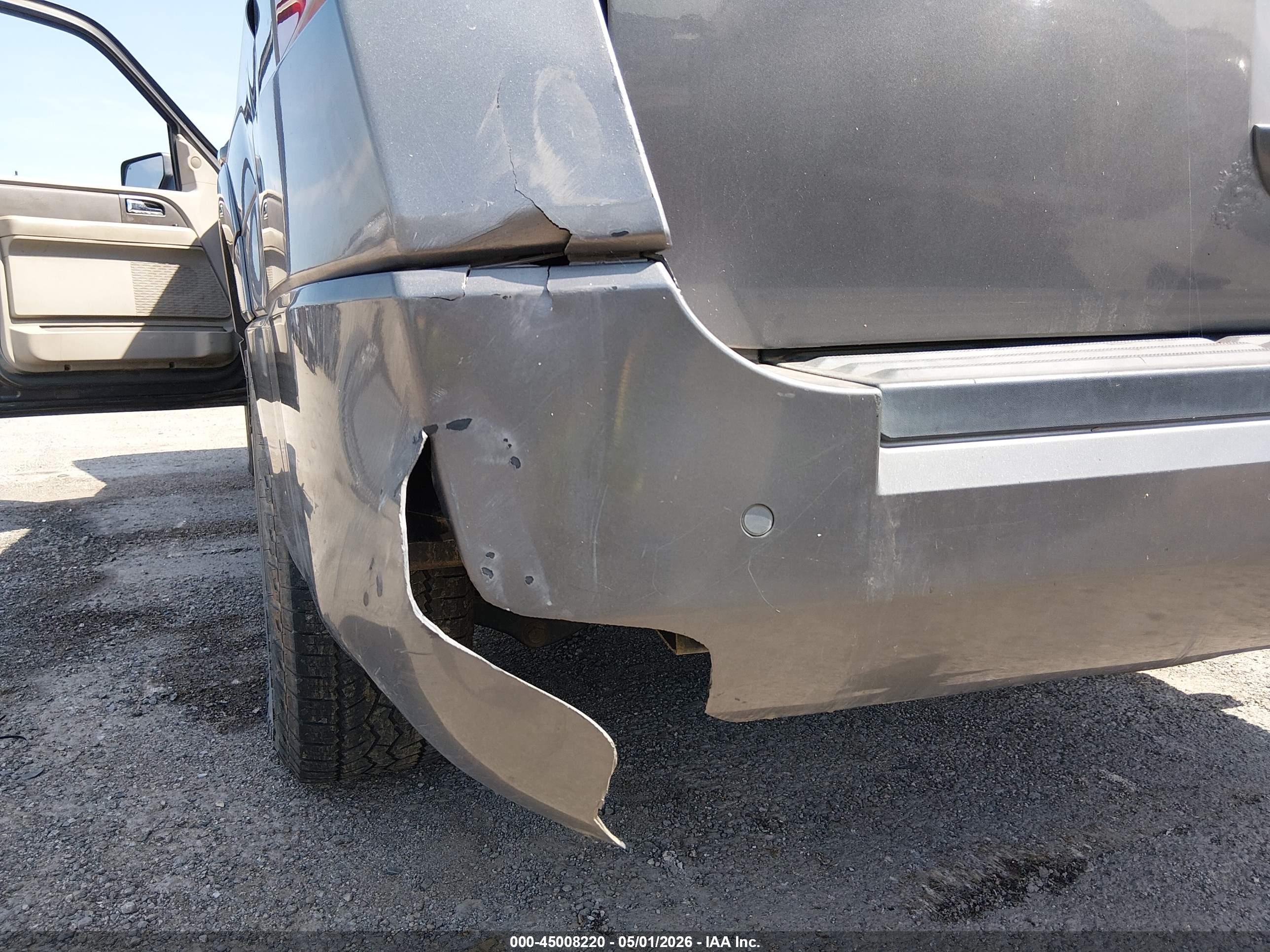 FORD EXPEDITION image 6