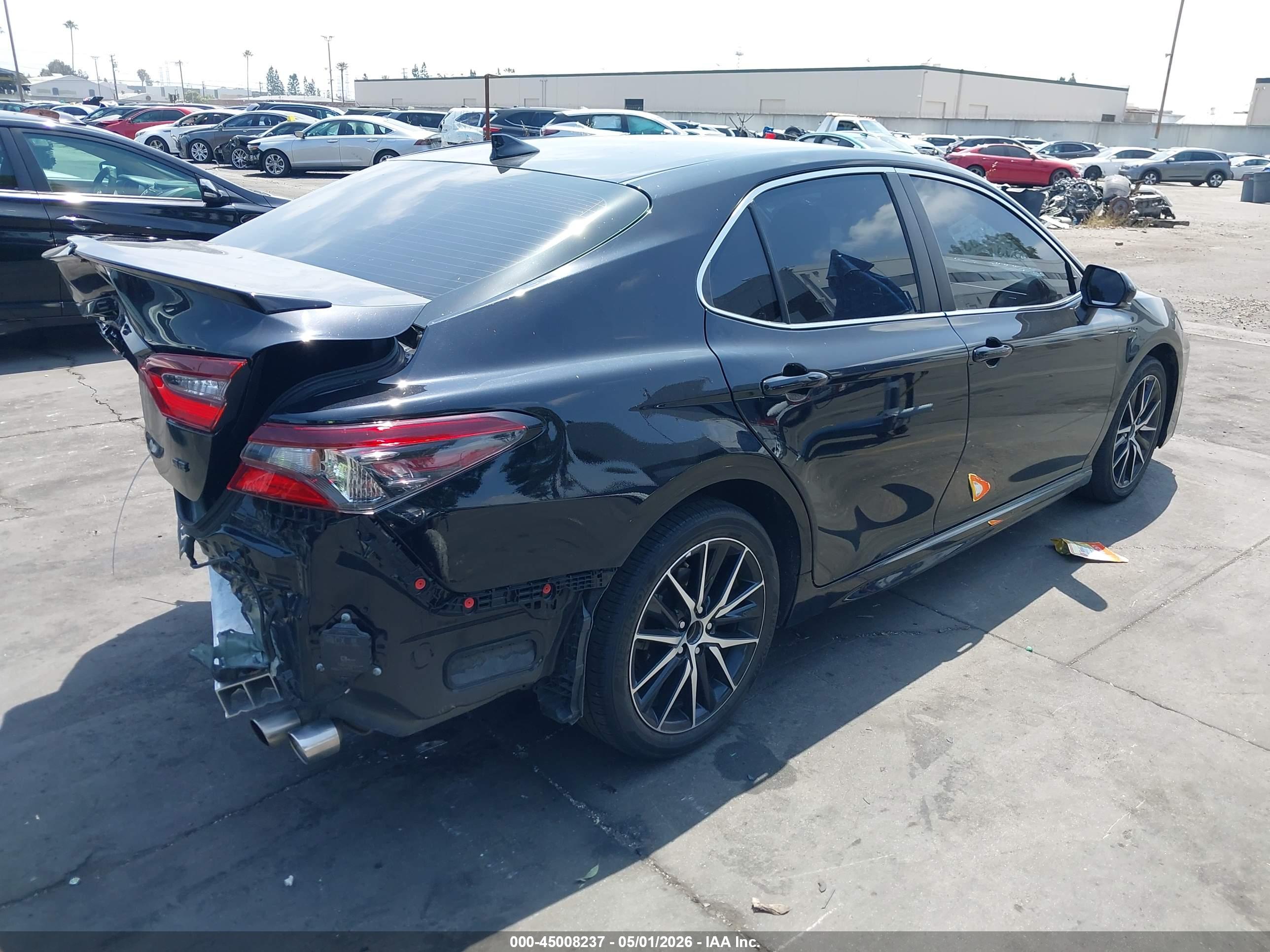 TOYOTA CAMRY image 4