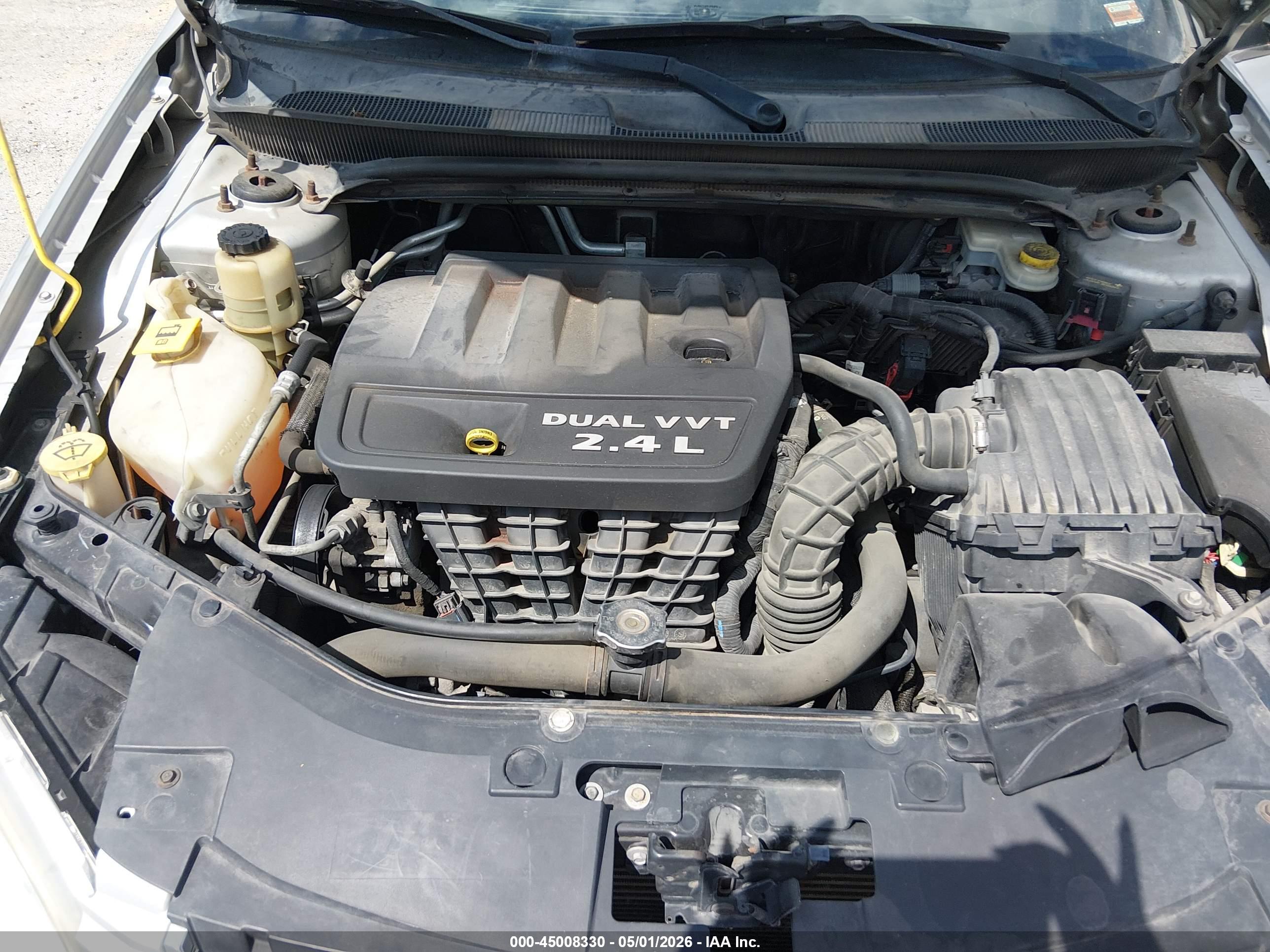 CHRYSLER 200 image 10