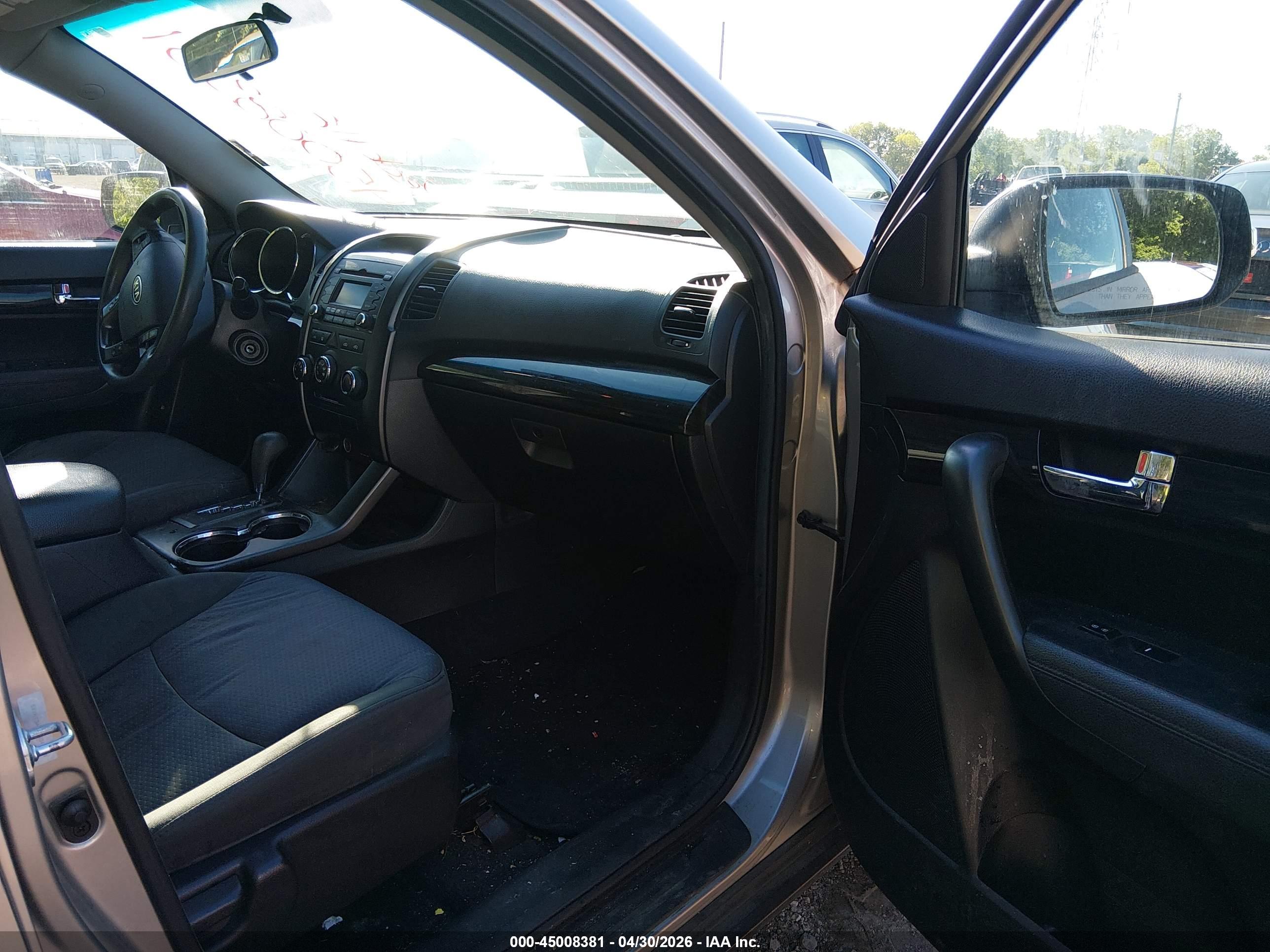 KIA SORENTO image 5