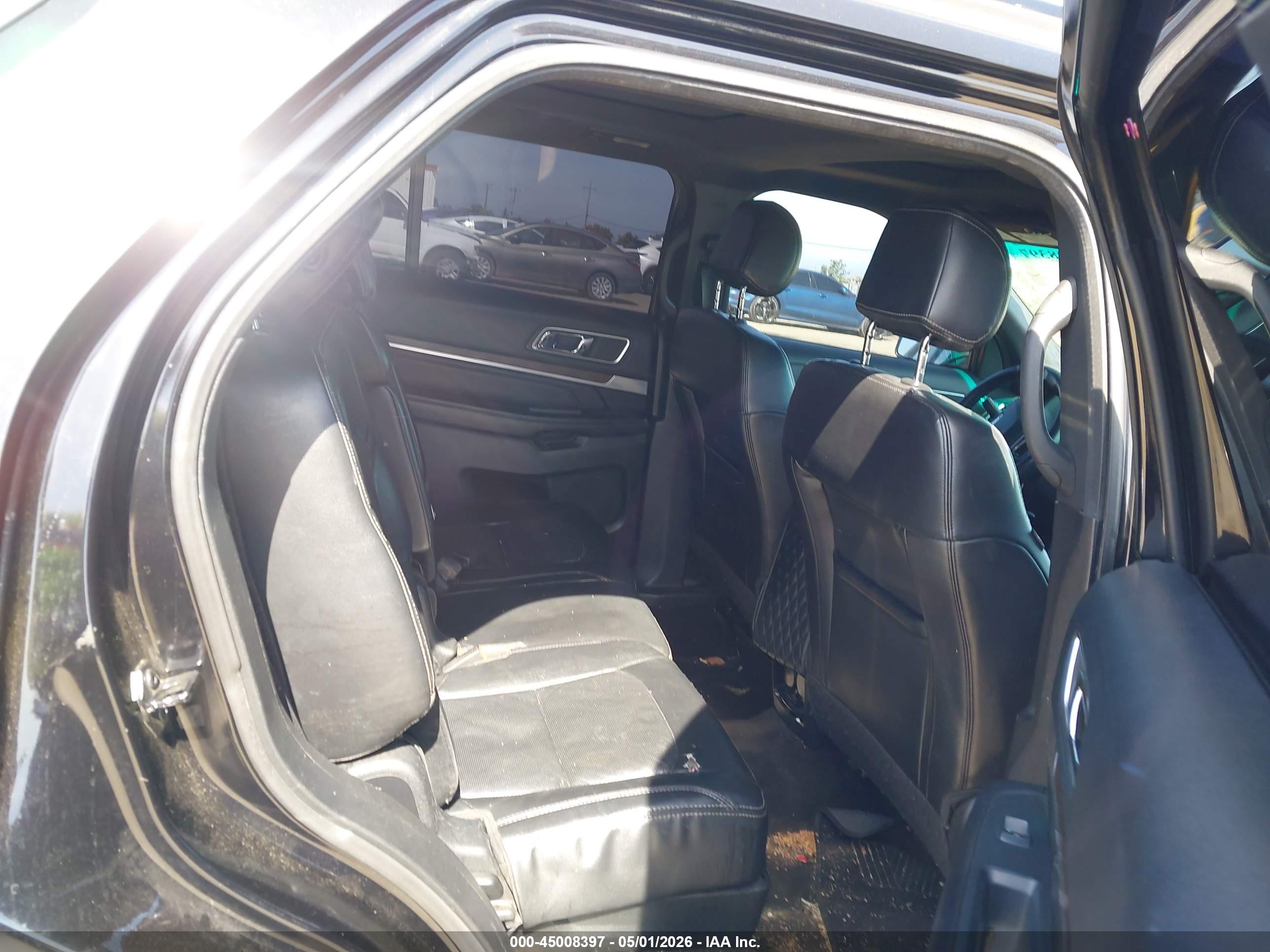 FORD EXPLORER image 8
