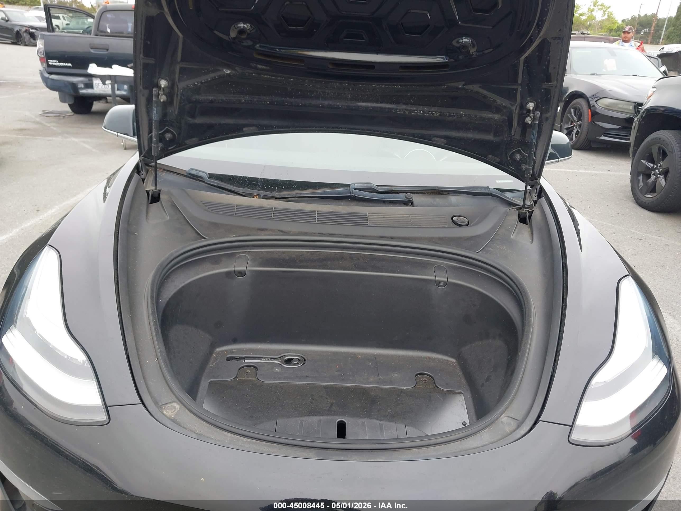 TESLA MODEL image 10