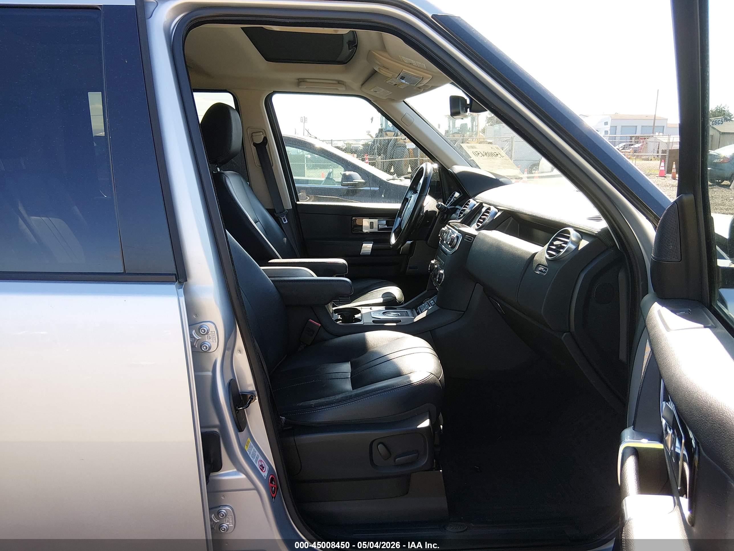 LAND ROVER image 5