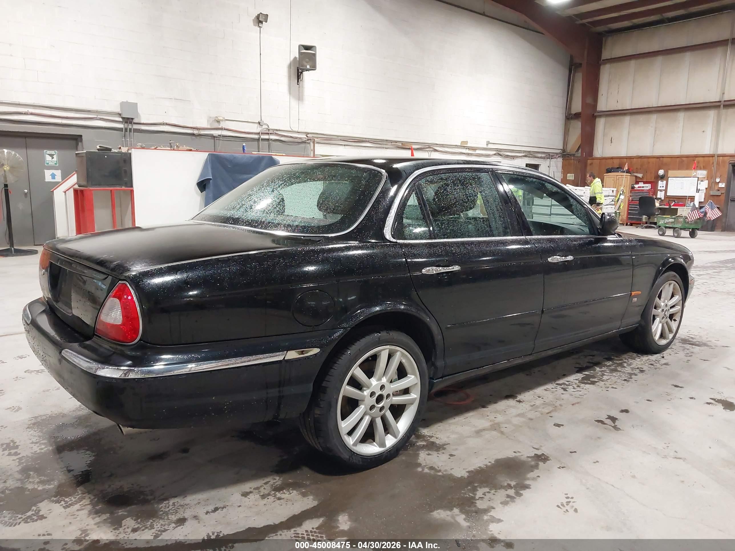 JAGUAR XJ image 4