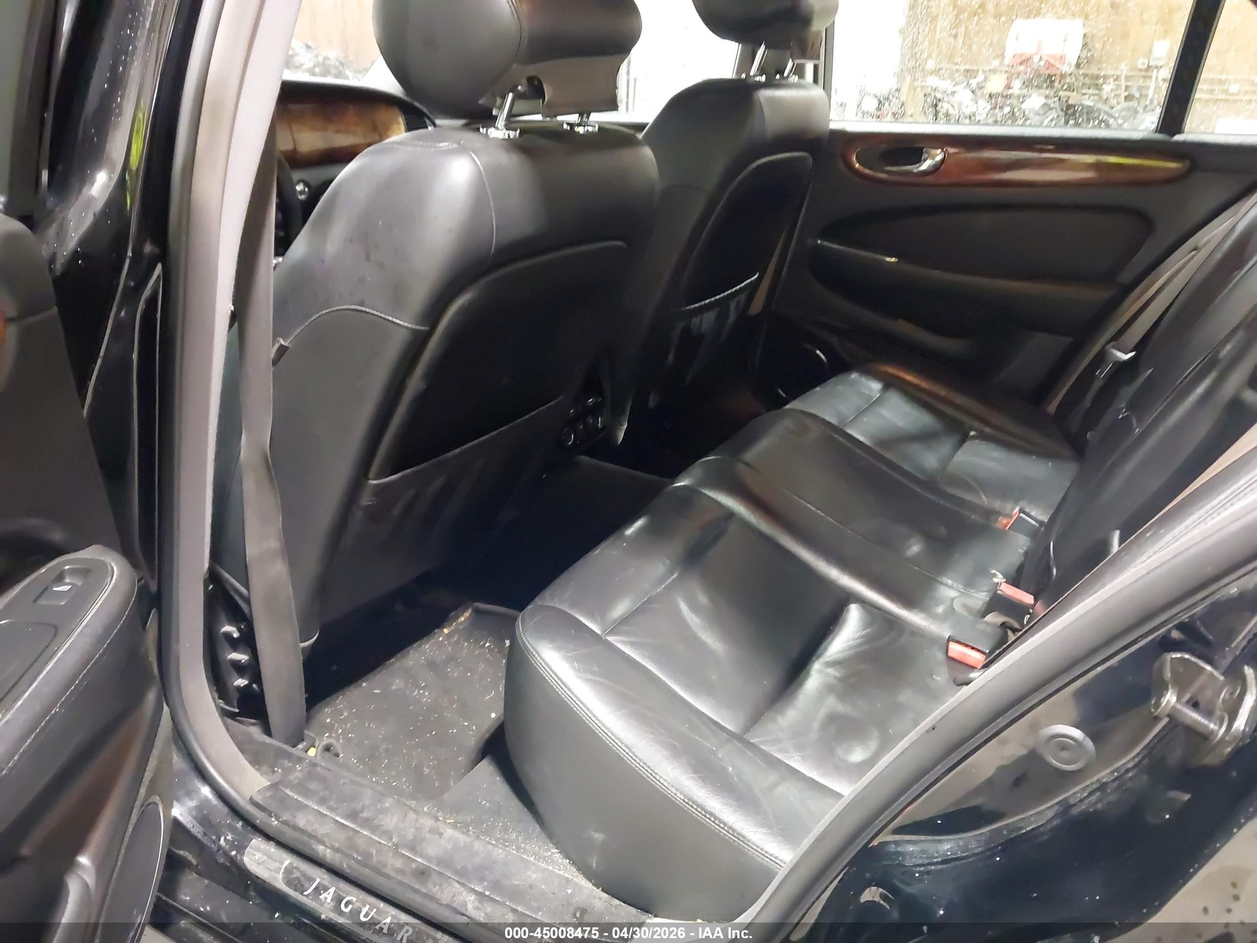 JAGUAR XJ image 8