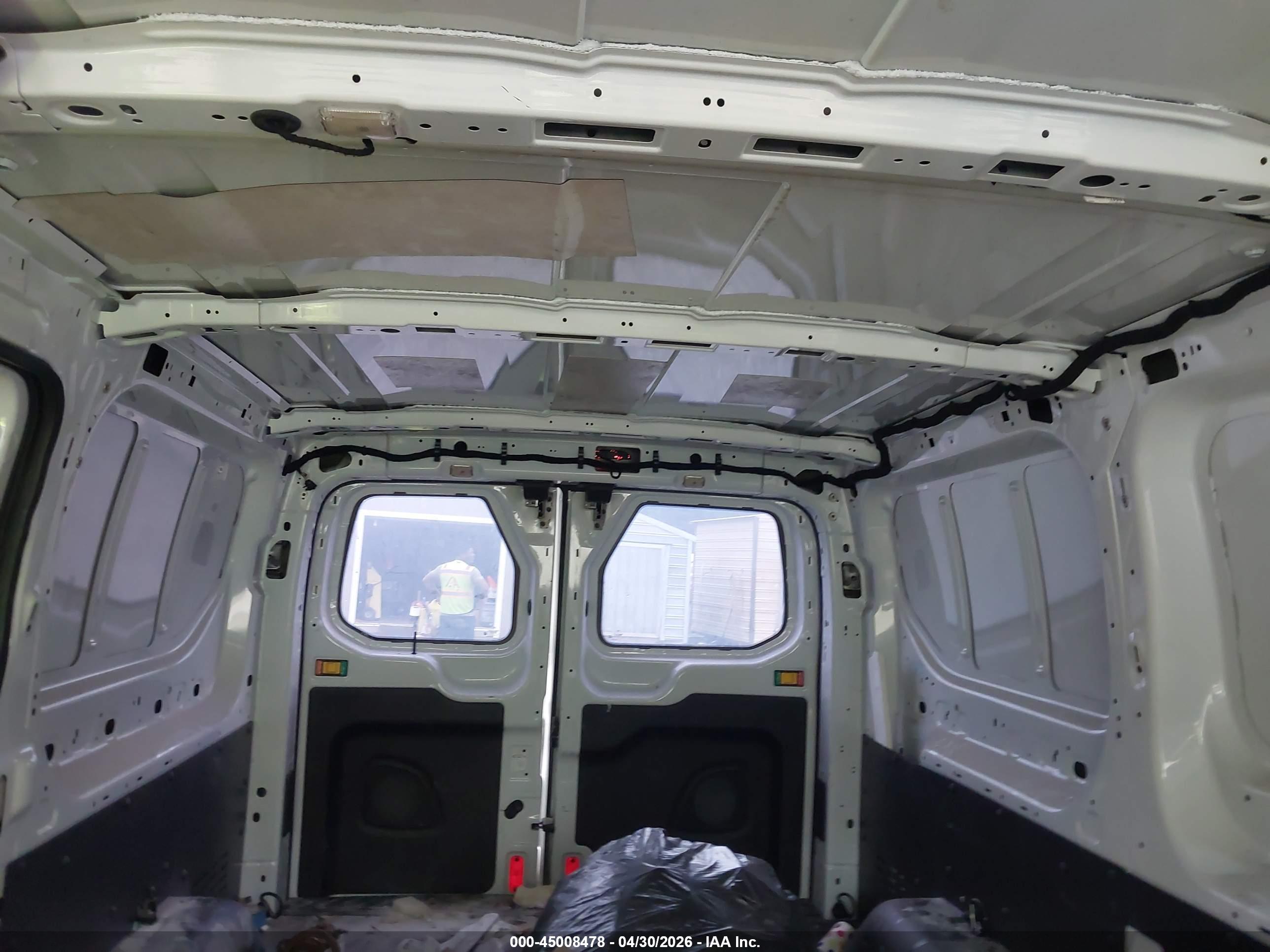 FORD TRANSIT-150 image 8