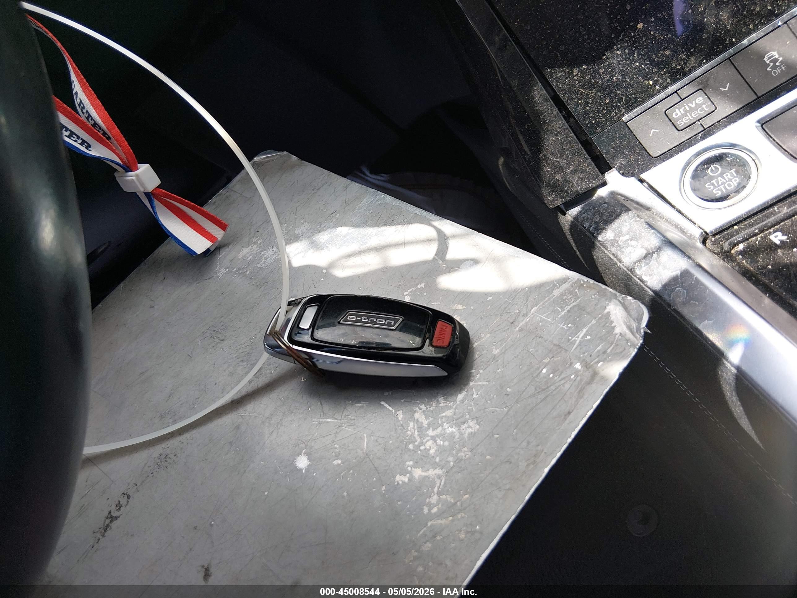 AUDI E-TRON image 11