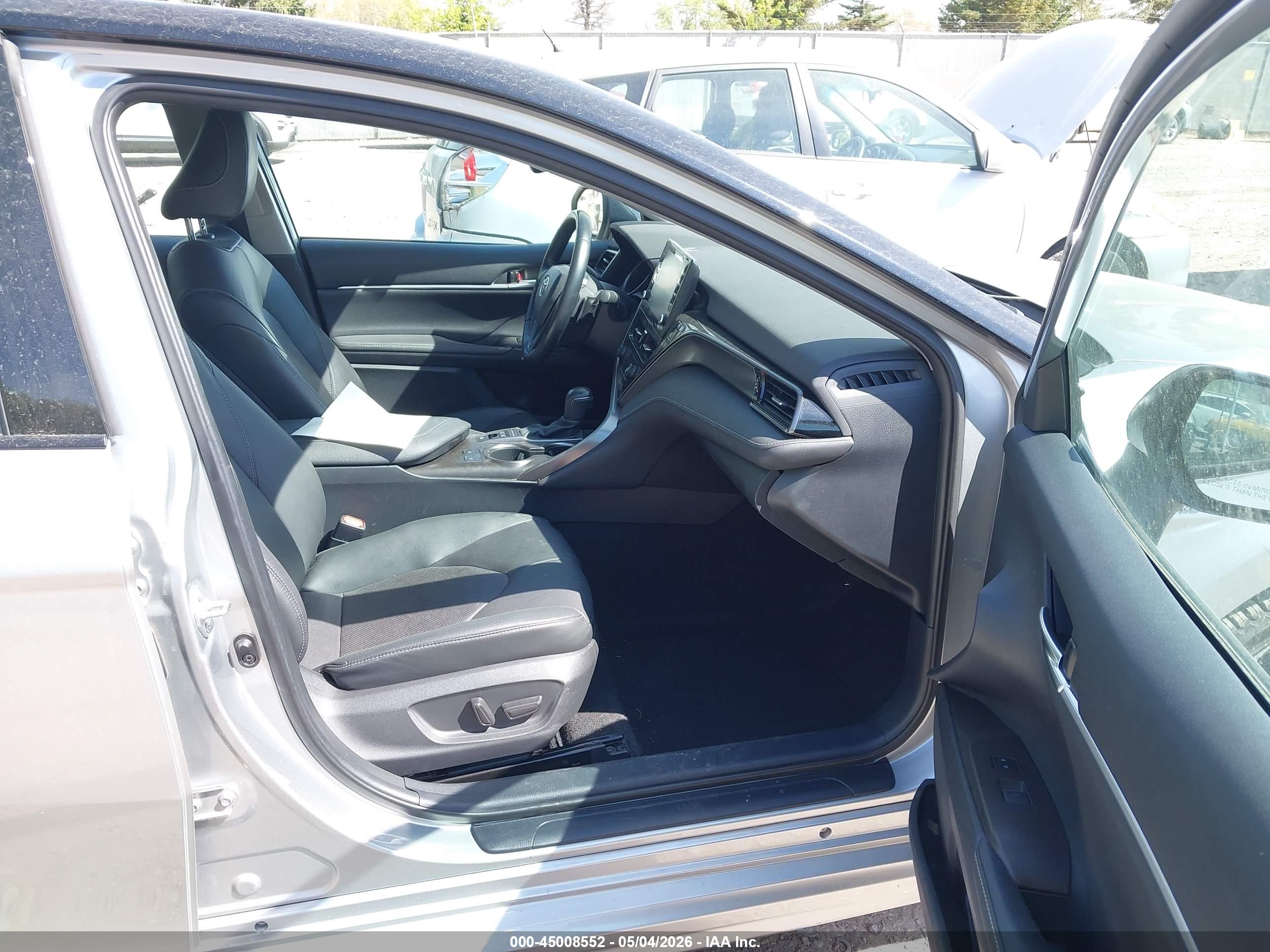 TOYOTA CAMRY image 5