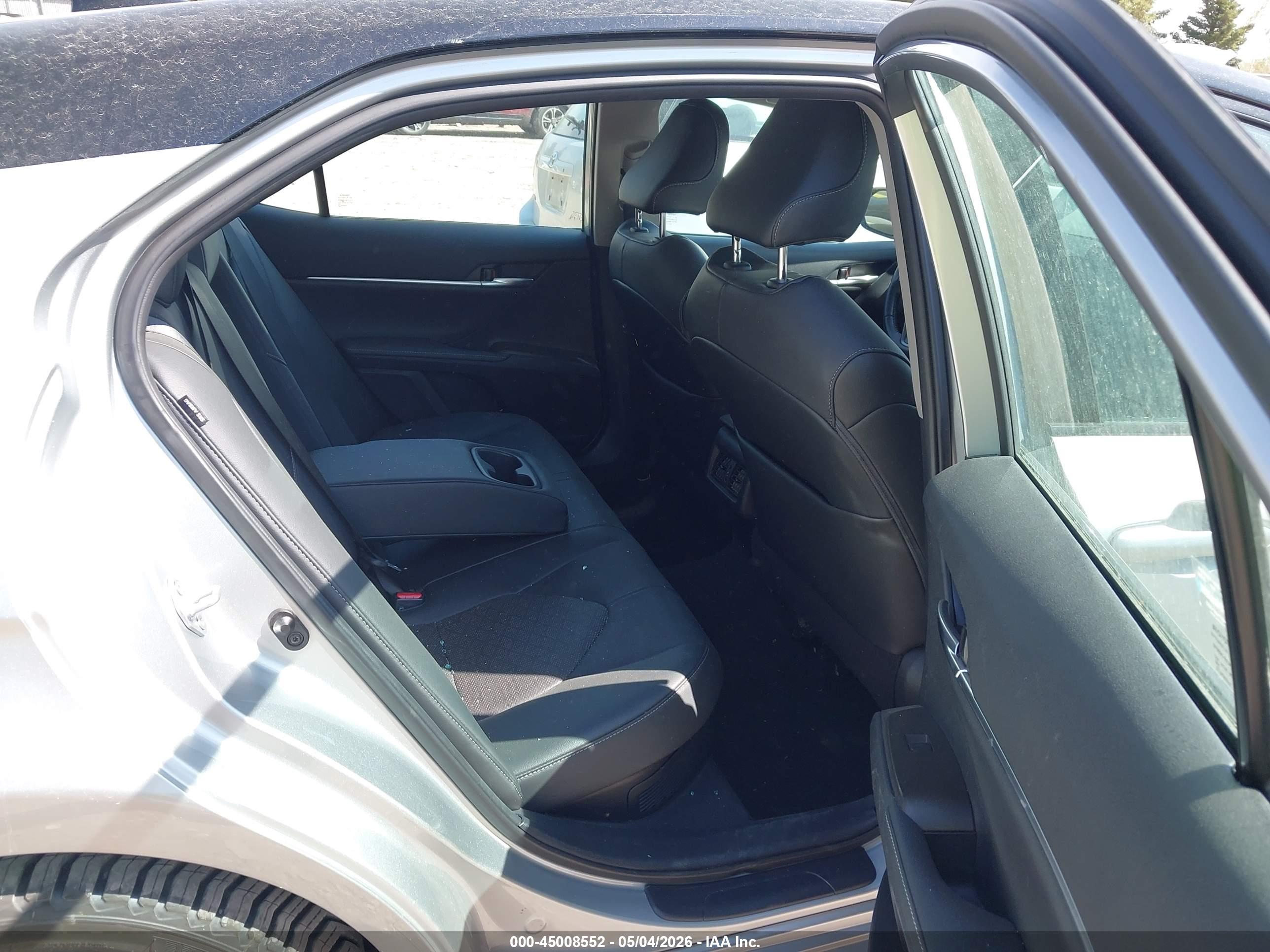 TOYOTA CAMRY image 8