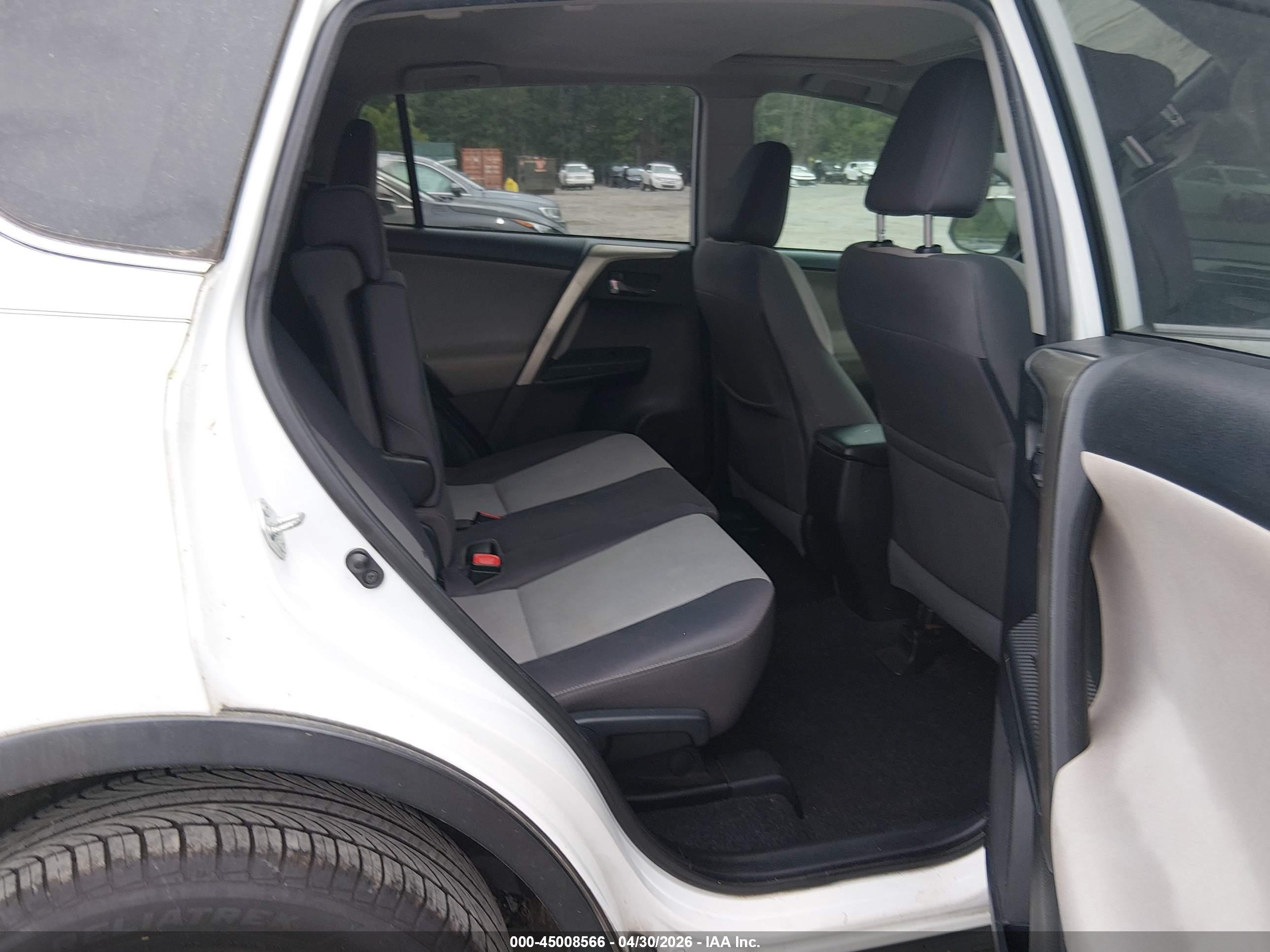 TOYOTA RAV4 image 8