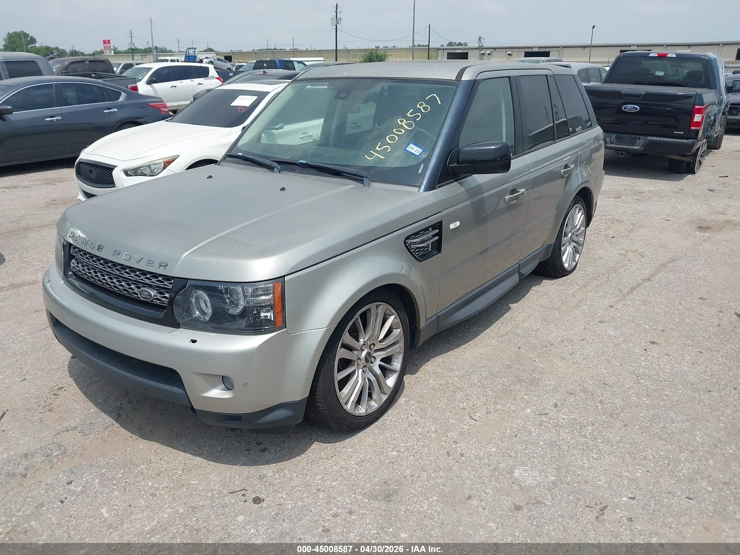 LAND ROVER image 2