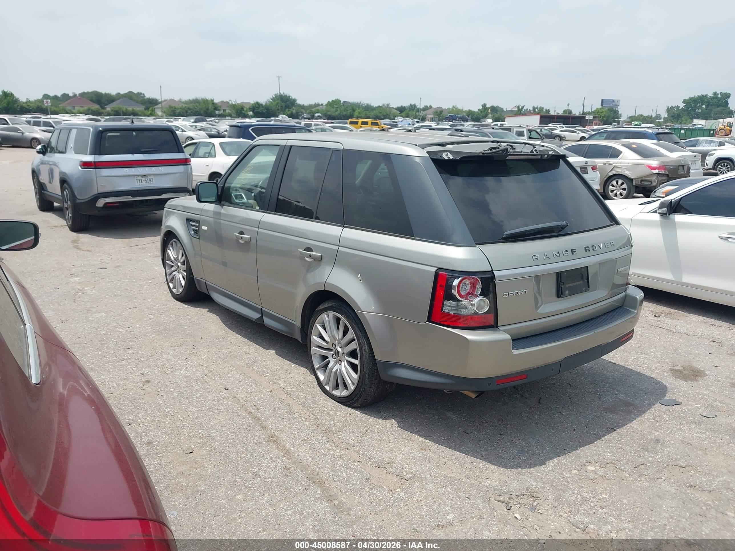 LAND ROVER image 3