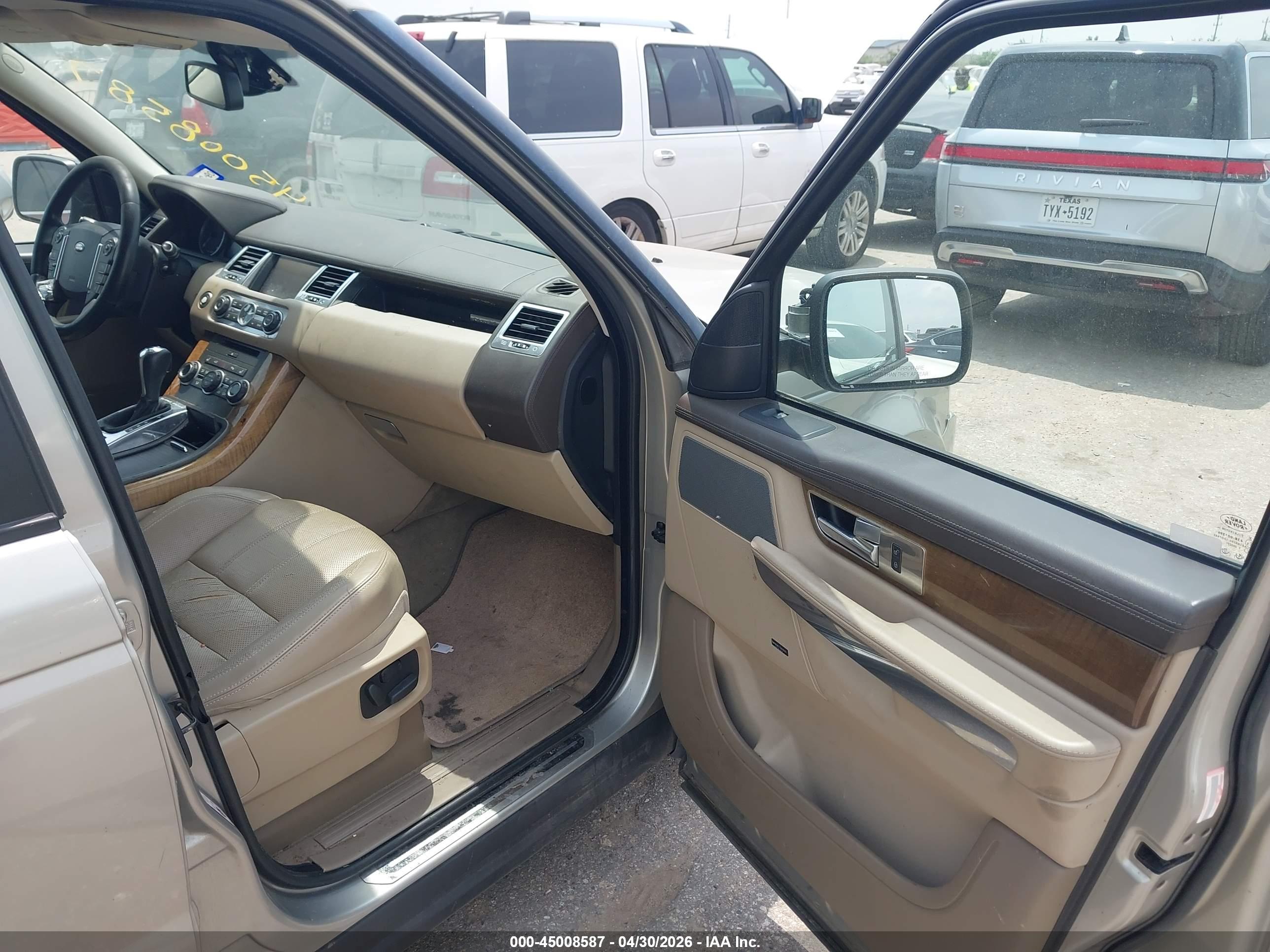 LAND ROVER image 5