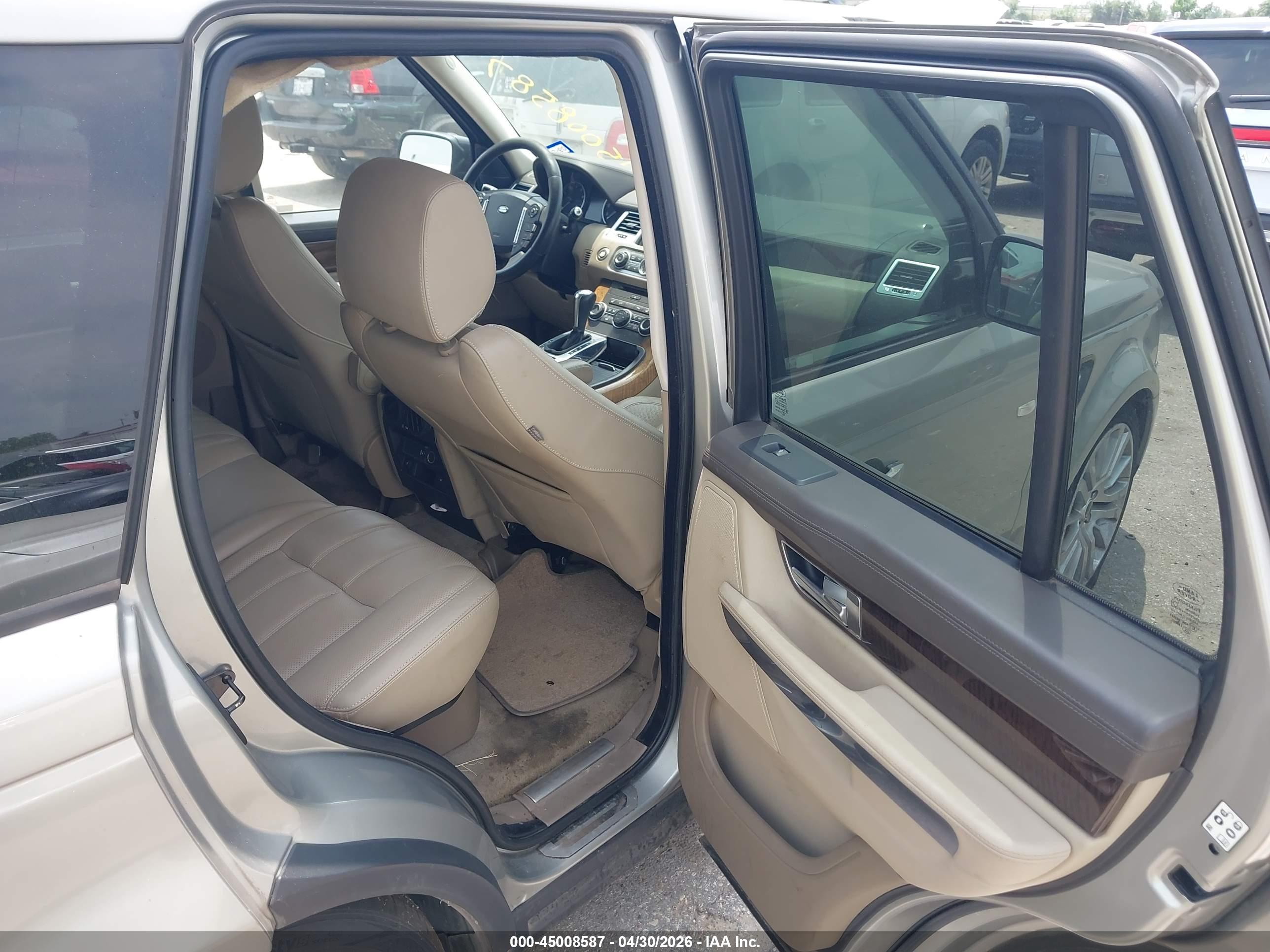 LAND ROVER image 8