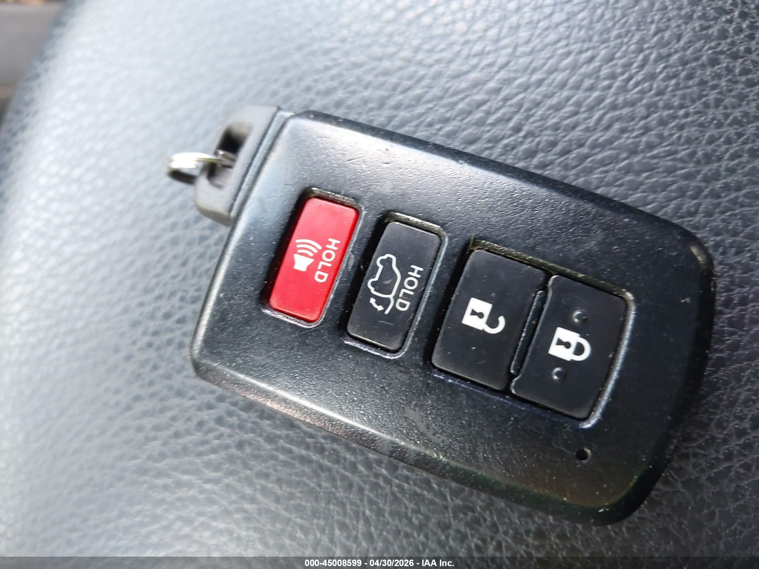 TOYOTA RAV4 image 11