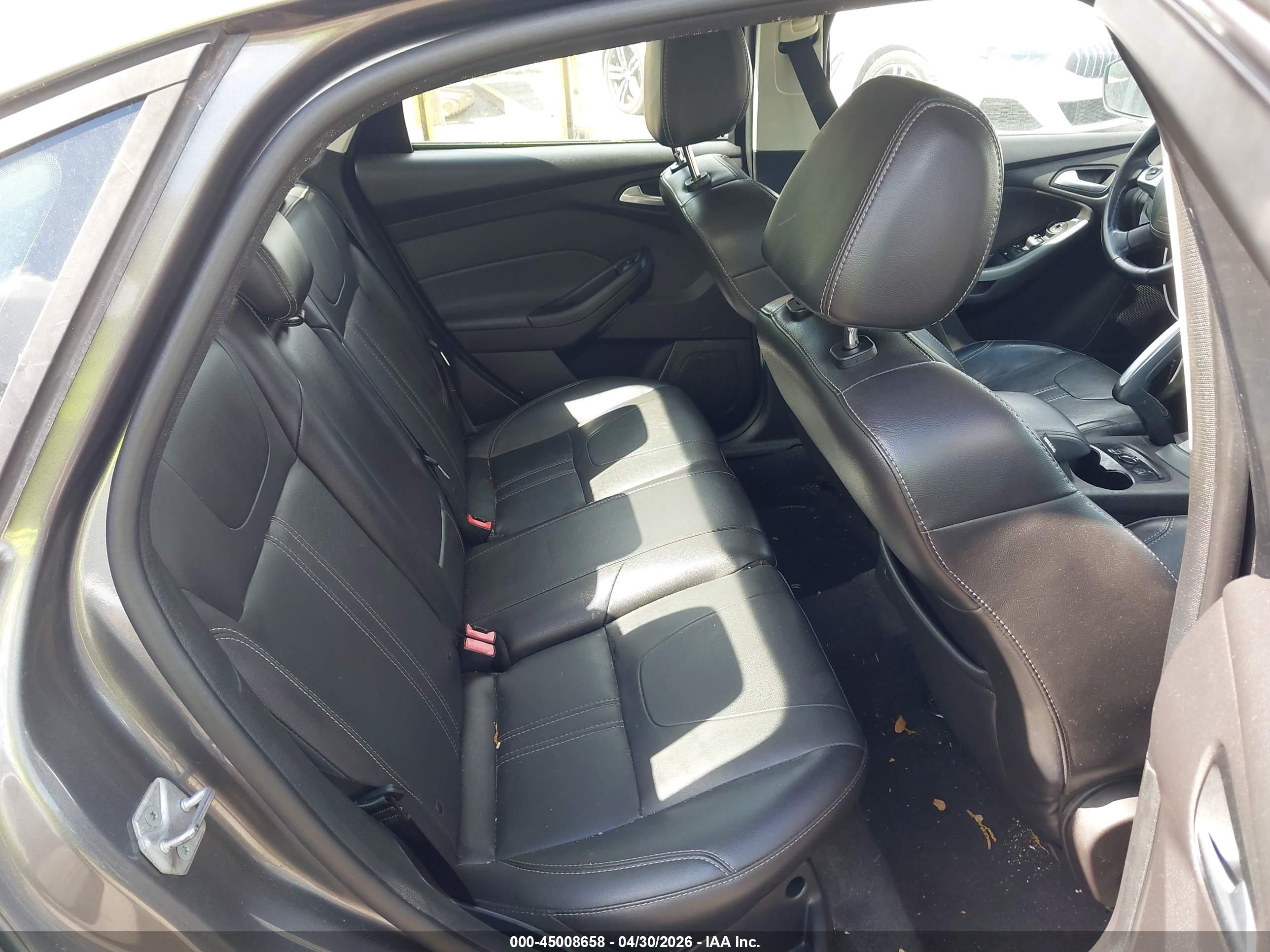 FORD FOCUS image 8