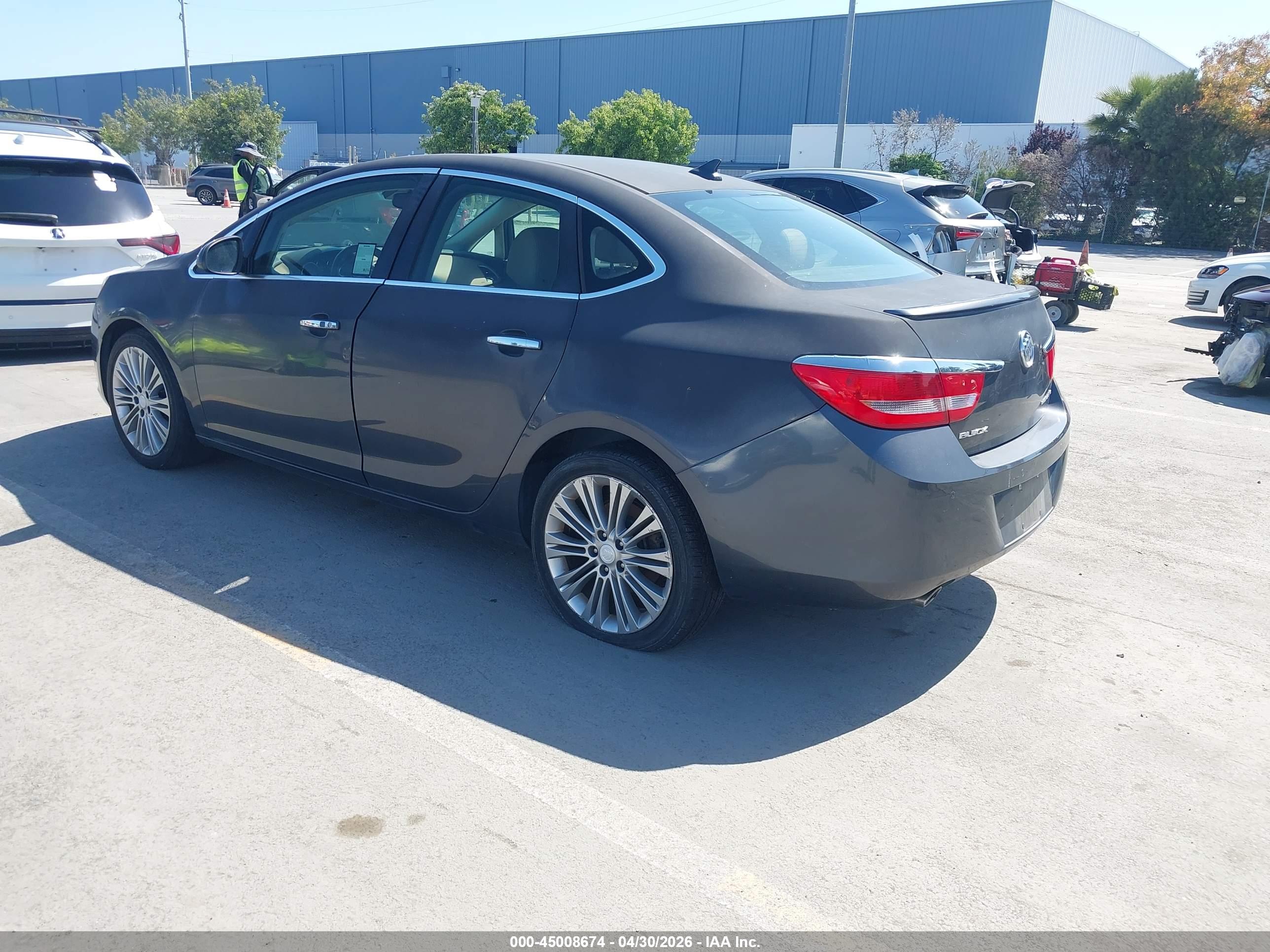 BUICK VERANO image 3