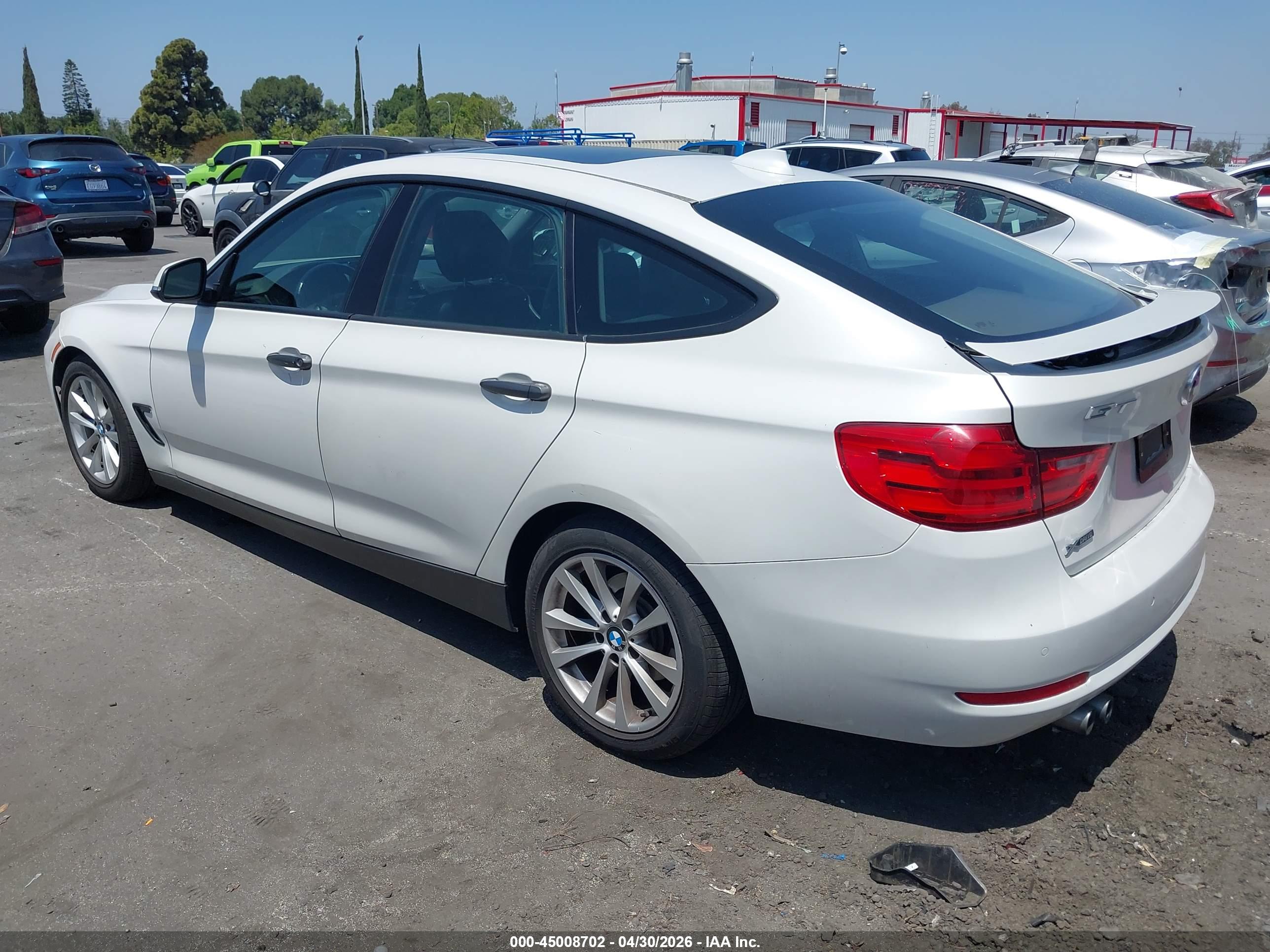 BMW 328I image 3