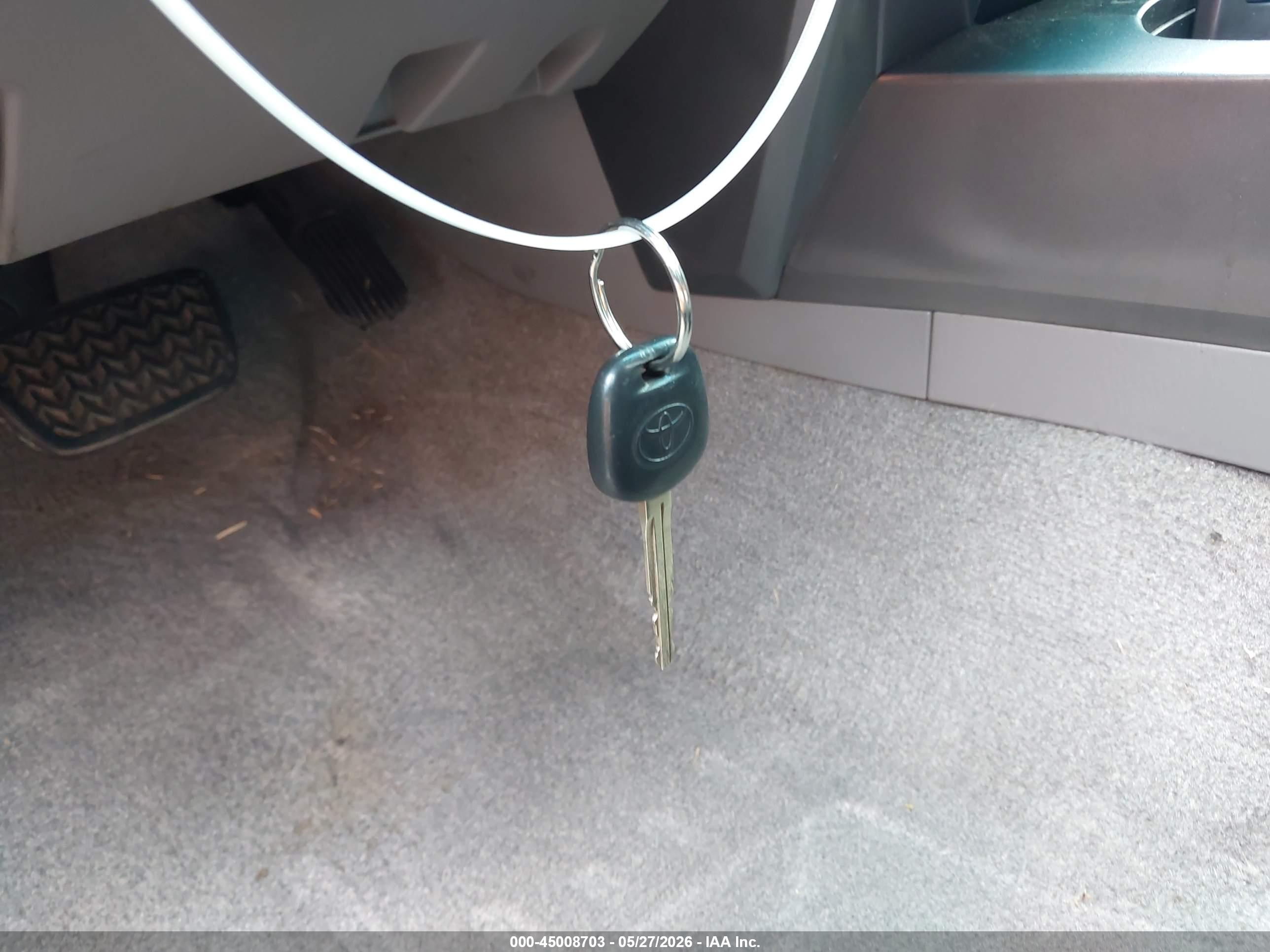 TOYOTA 4RUNNER image 11
