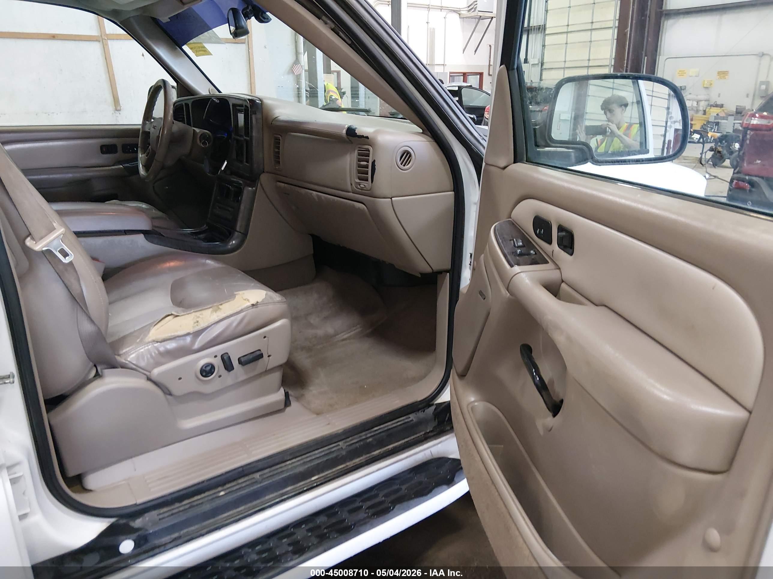 GMC YUKON image 5