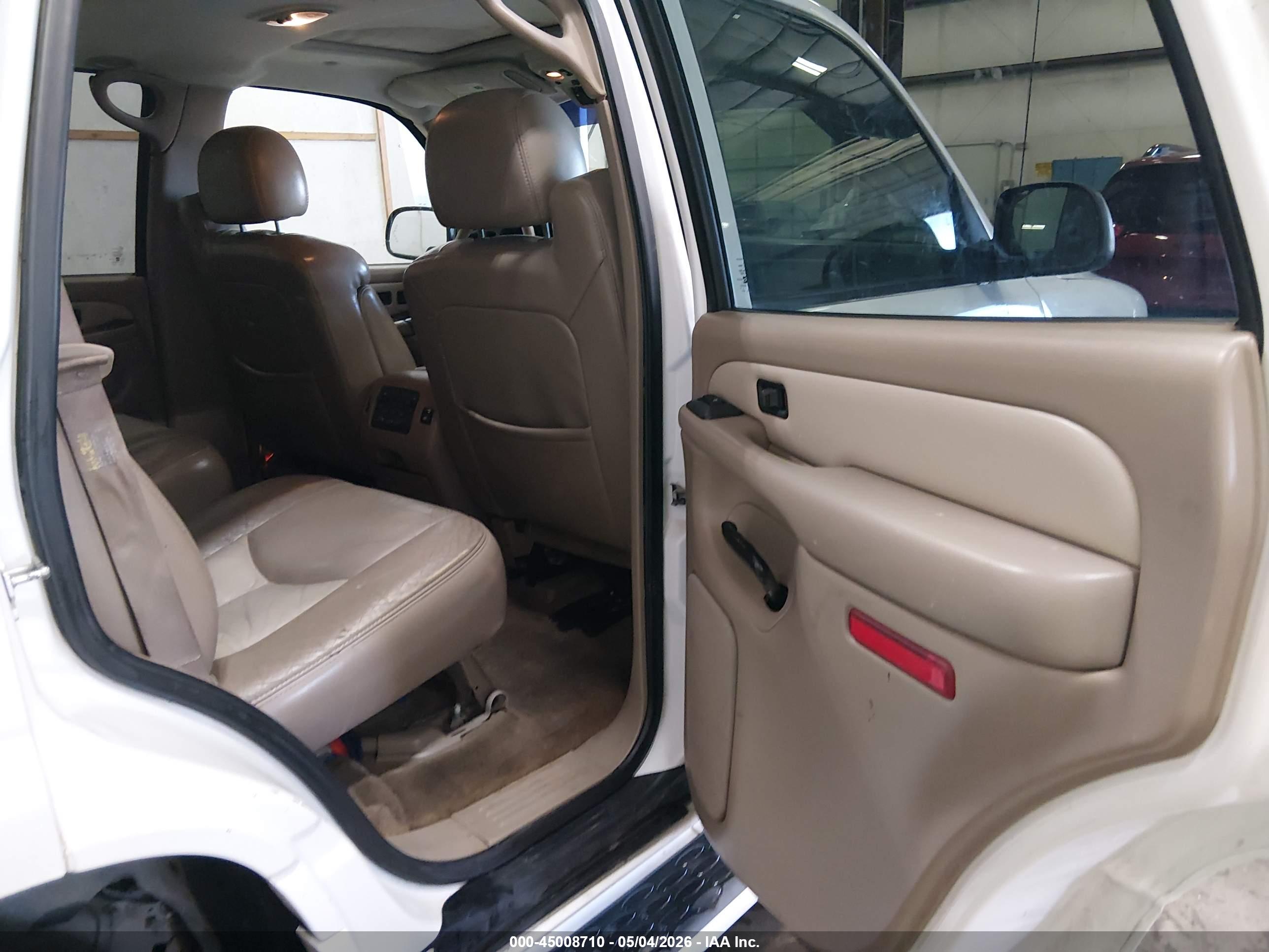 GMC YUKON image 8