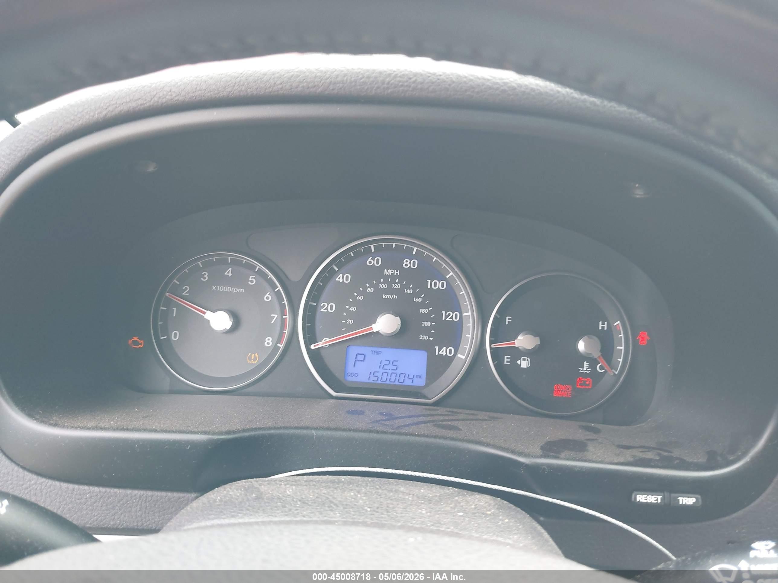 HYUNDAI SANTA image 7