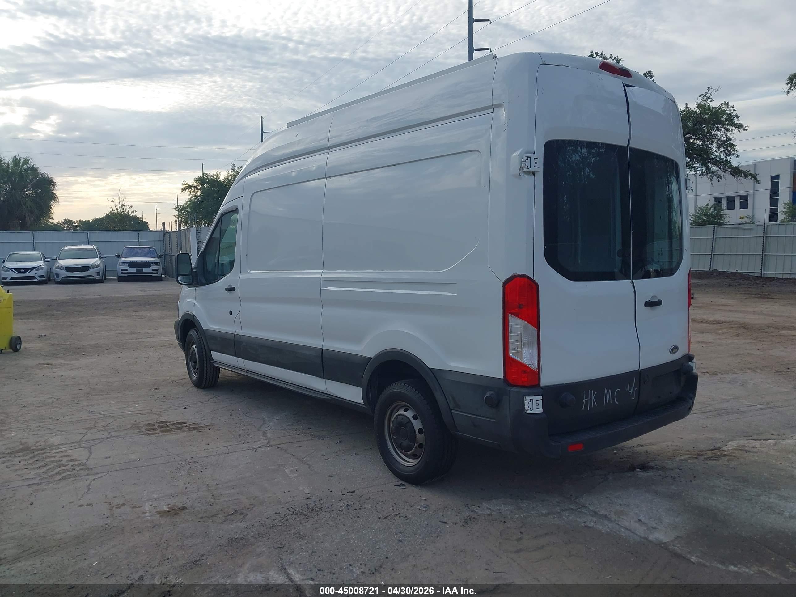 FORD TRANSIT-250 image 3