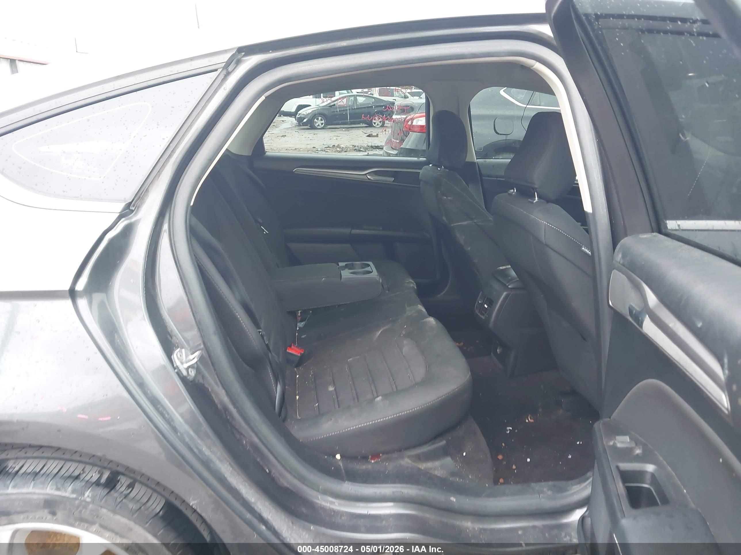 FORD FUSION image 8