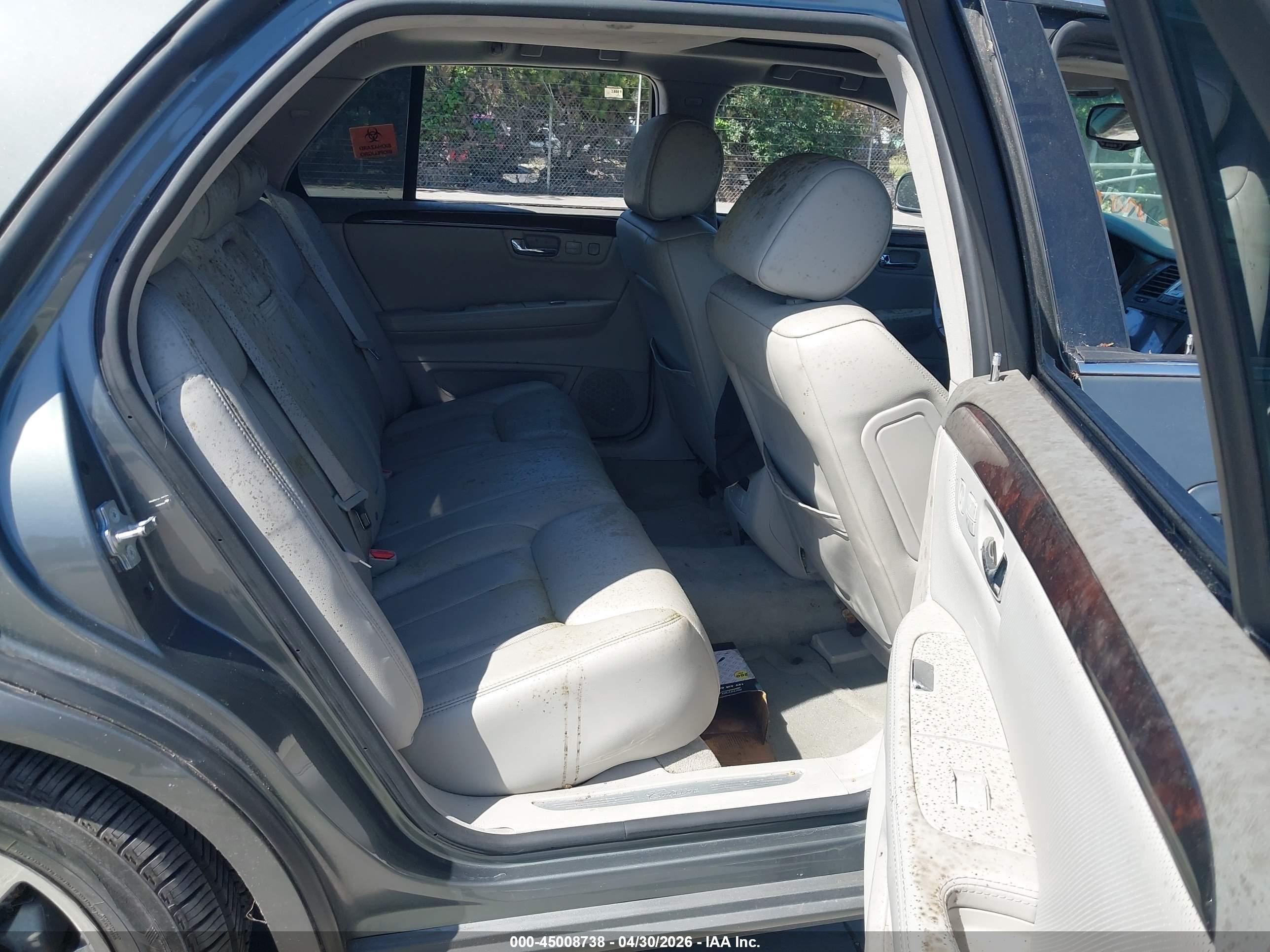 CADILLAC DTS image 8