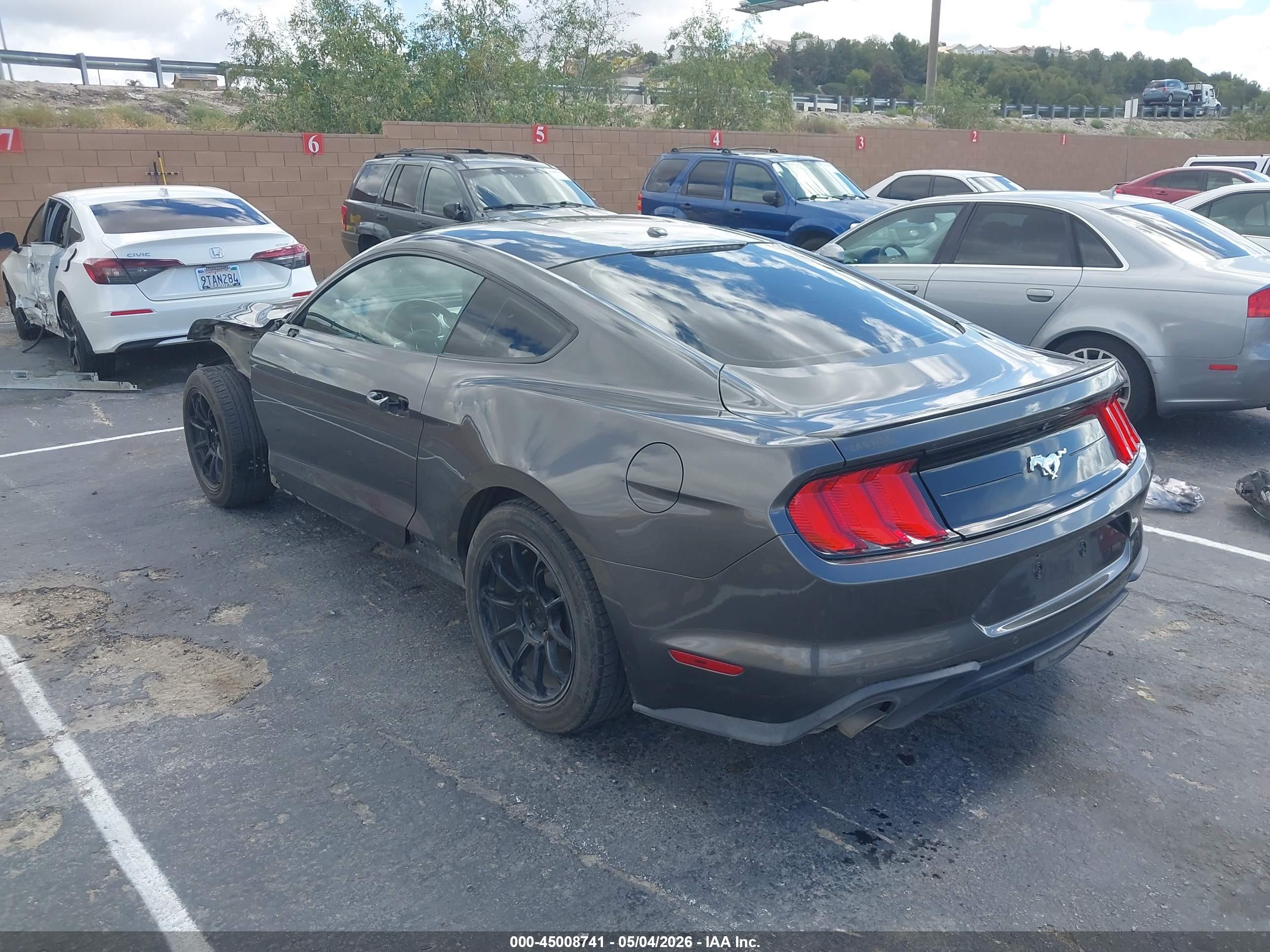FORD MUSTANG image 3